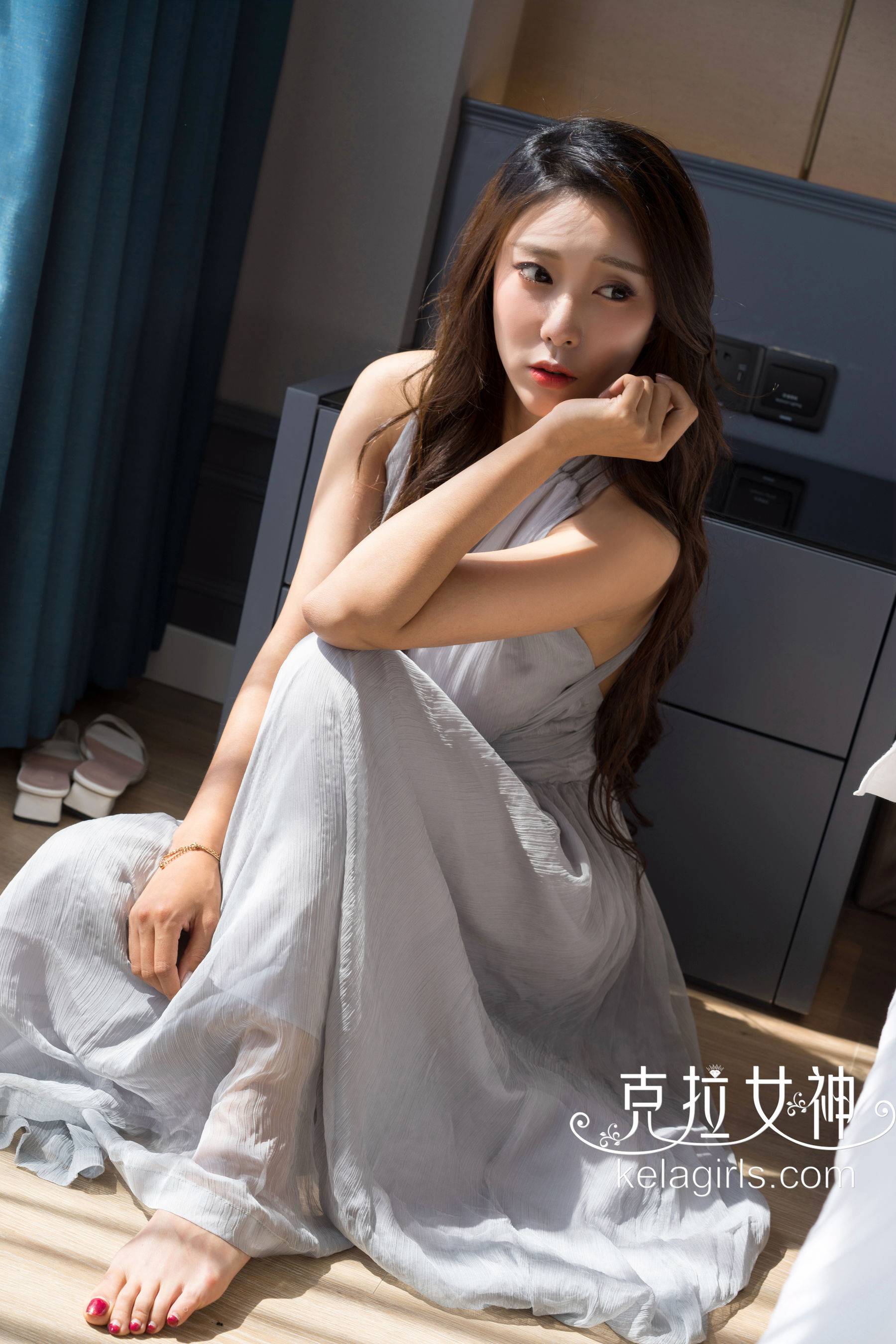 [克拉女神Kelagirls] 子吟 日暖绣莲足Xiuren秀人写真高清美女套图写真下载-看套图看套图