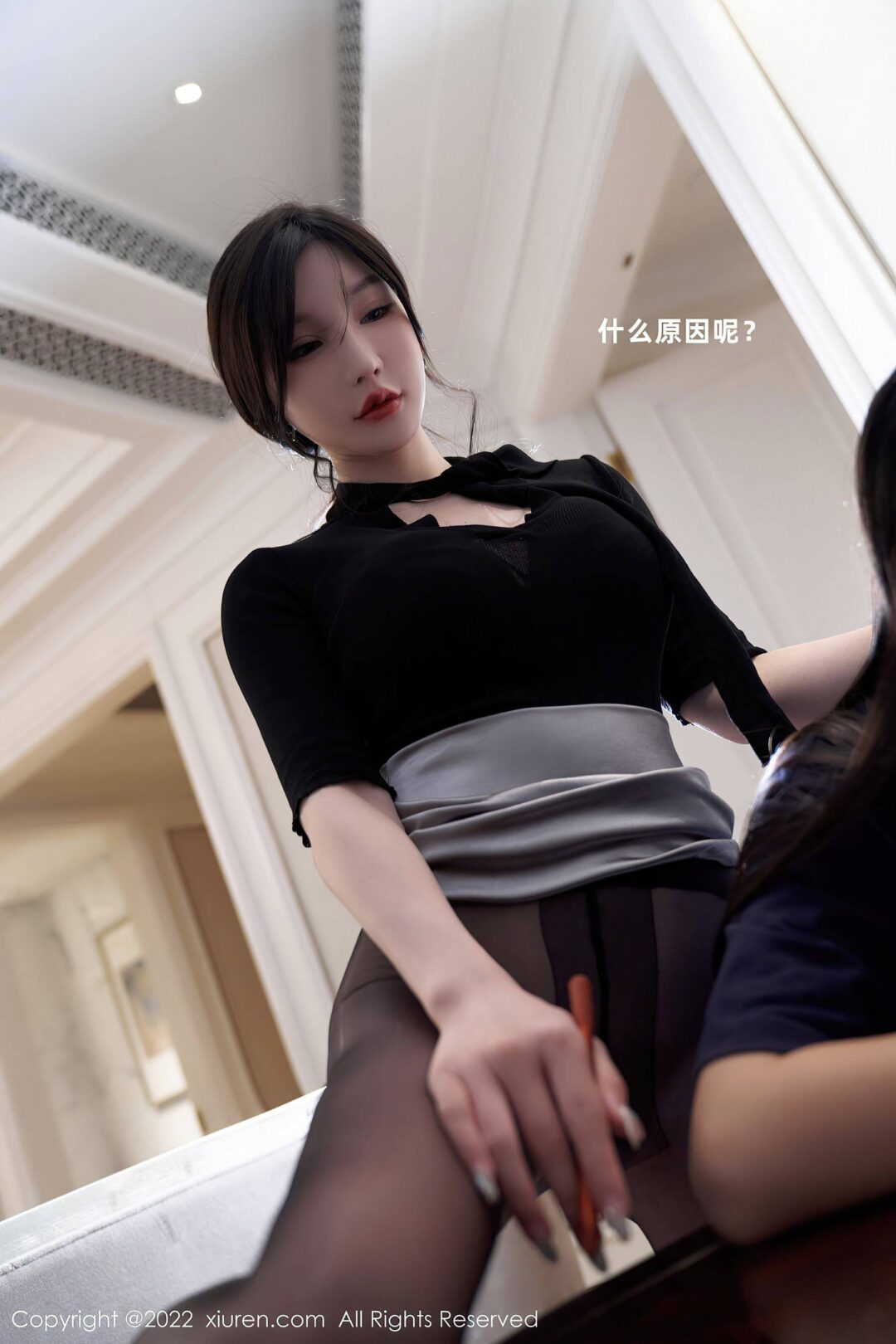 [XiuRen秀人网] No.5777 周于希Sally 黑丝美臀Xiuren秀人写真高清美女套图写真下载-看套图看套图