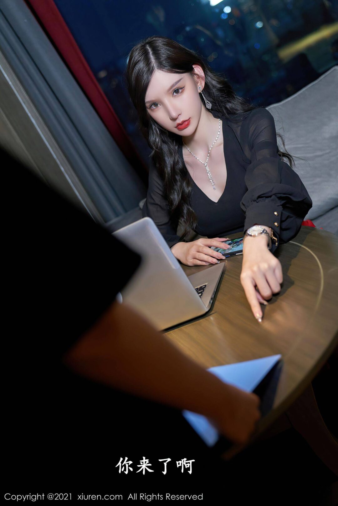 [秀人XiuRen] No.4075 周于希SandyXiuren秀人写真高清美女套图写真下载-看套图看套图