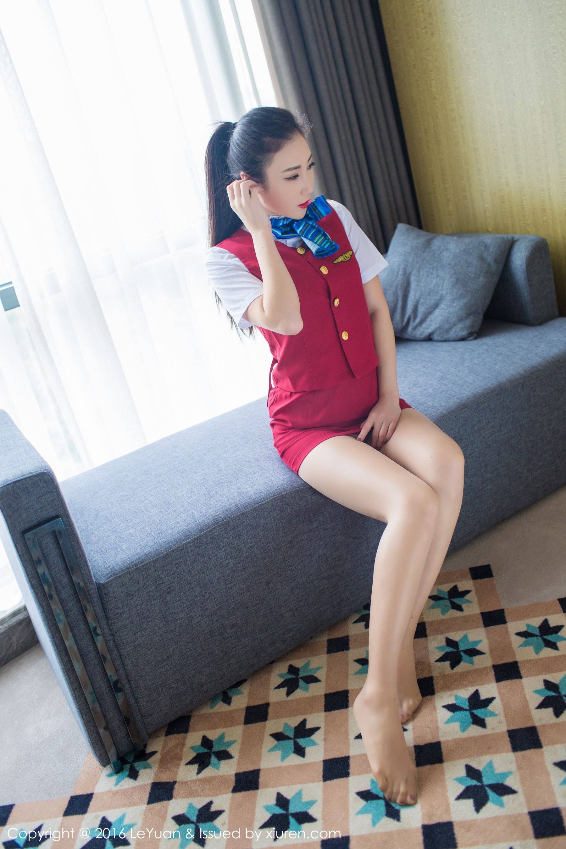Wendy智秀《空姐制服+诱惑丝袜》 [星乐园LeYuan] Vol.021Xiuren秀人写真高清美女套图写真下载-看套图看套图