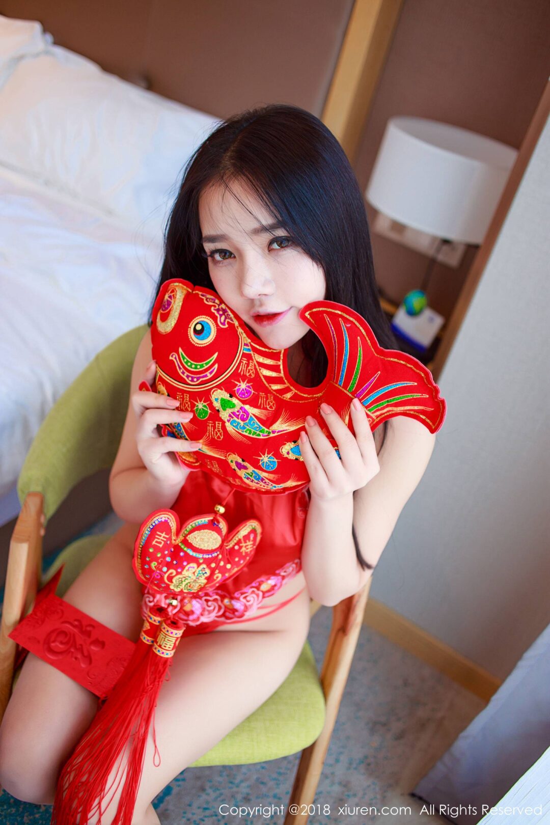 夏雪爱《新春火红肚兜内衣私房》 [秀人XiuRen] No.921Xiuren秀人写真高清美女套图写真下载-看套图看套图