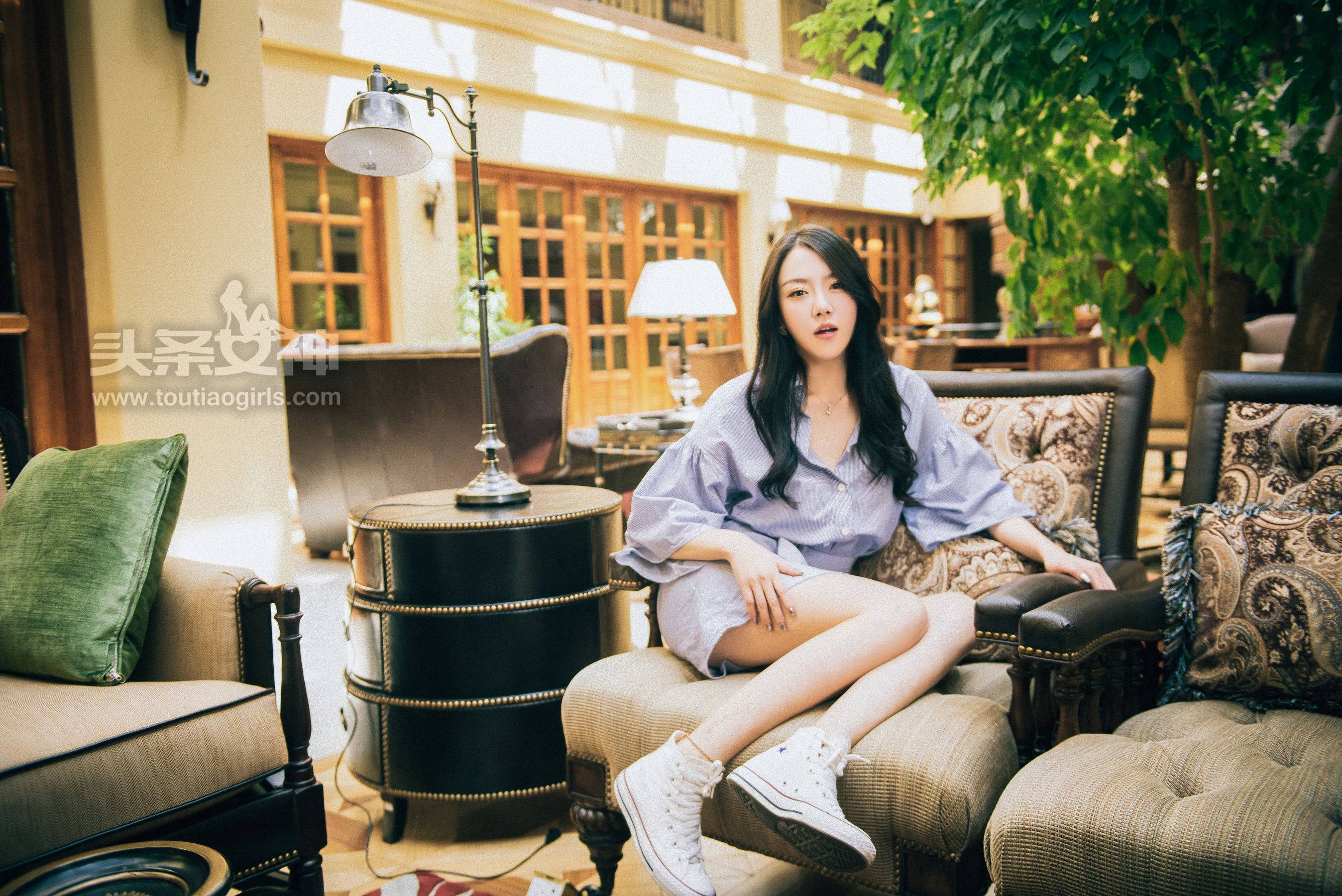 丹丹《爱在深秋》 [头条女神]Xiuren秀人写真高清美女套图写真下载-看套图看套图