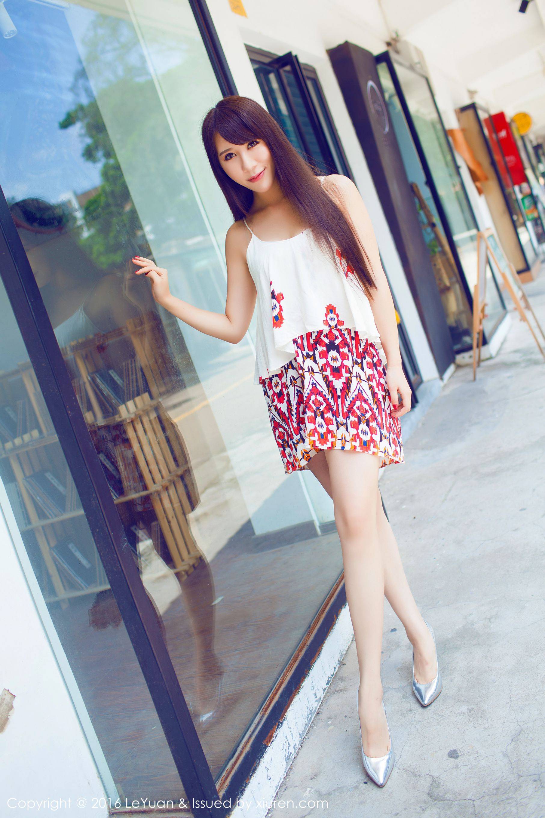 艾惟《小清新街拍系列》 [星乐园LeYuan] Vol.020Xiuren秀人写真高清美女套图写真下载-看套图看套图