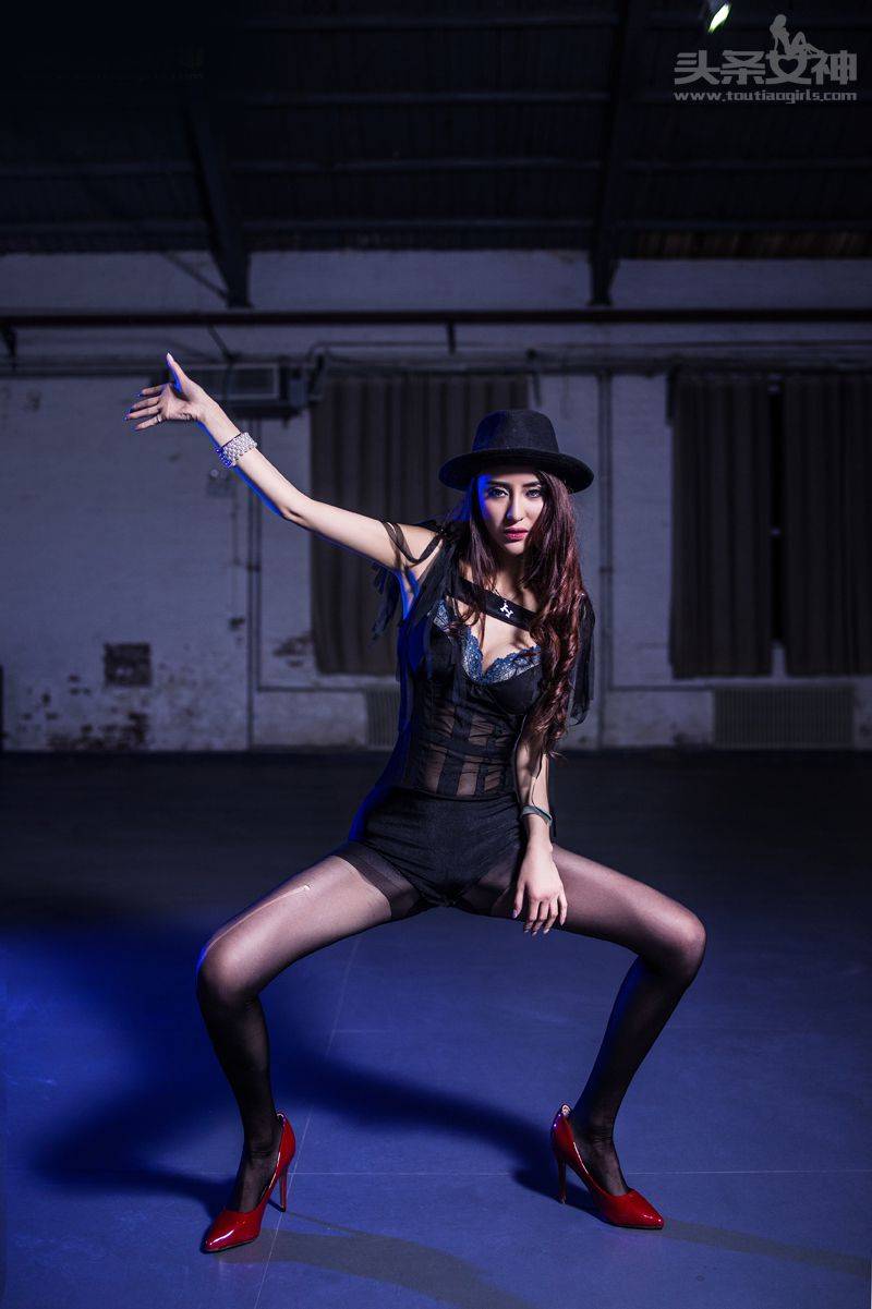 霍霍《青春爵士活力》 [头条女神]Xiuren秀人写真高清美女套图写真下载-看套图看套图