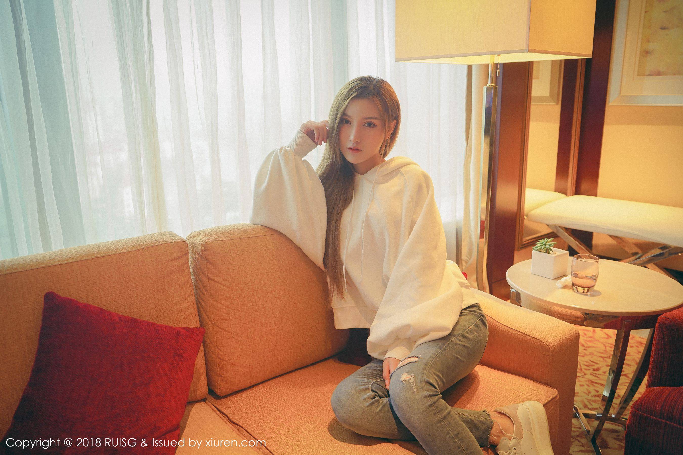 模特M梦baby《柔情私房》 [瑞丝馆RUISG] Vol.045Xiuren秀人写真高清美女套图写真下载-看套图看套图