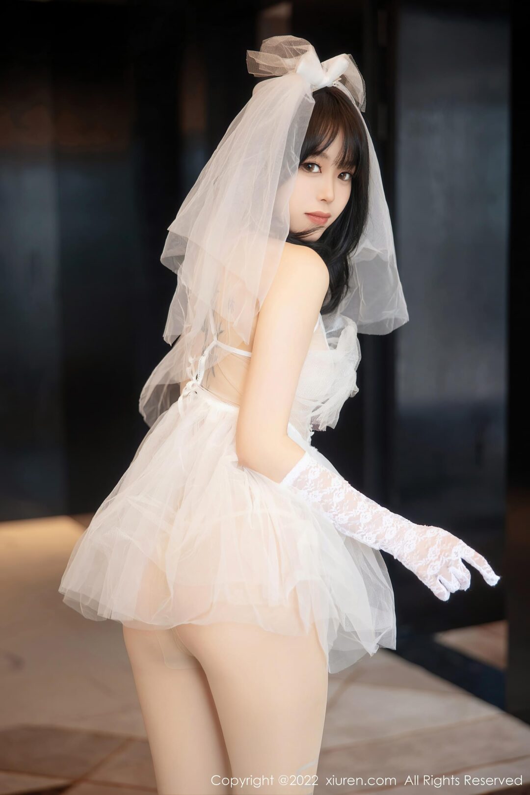 [XiuRen秀人网] No.5212 奶瓶. 婚纱服美腿Xiuren秀人写真高清美女套图写真下载-看套图看套图