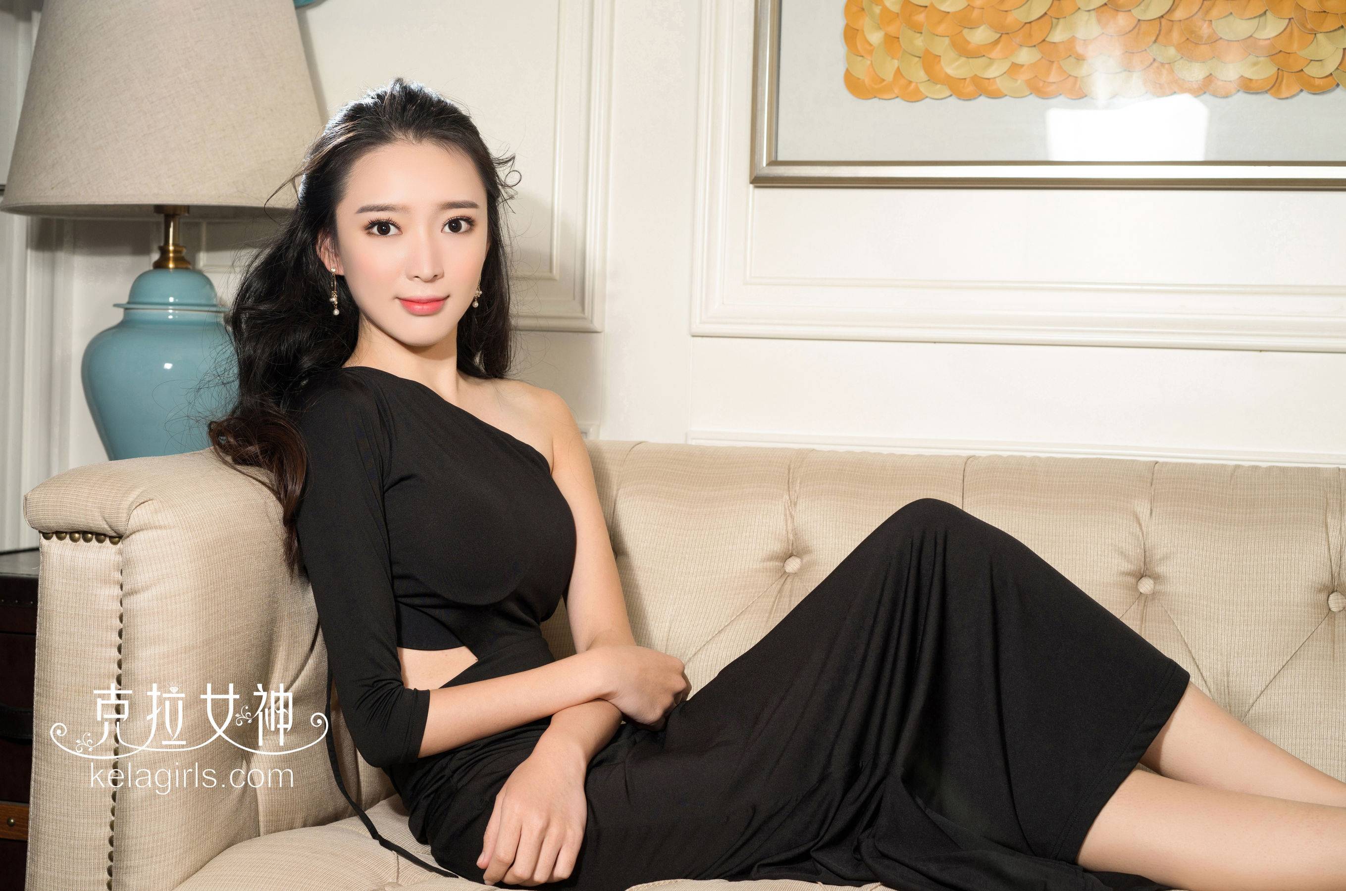 珊珊《盛装亮相》 [克拉女神Kelagirls]Xiuren秀人写真高清美女套图写真下载-看套图看套图