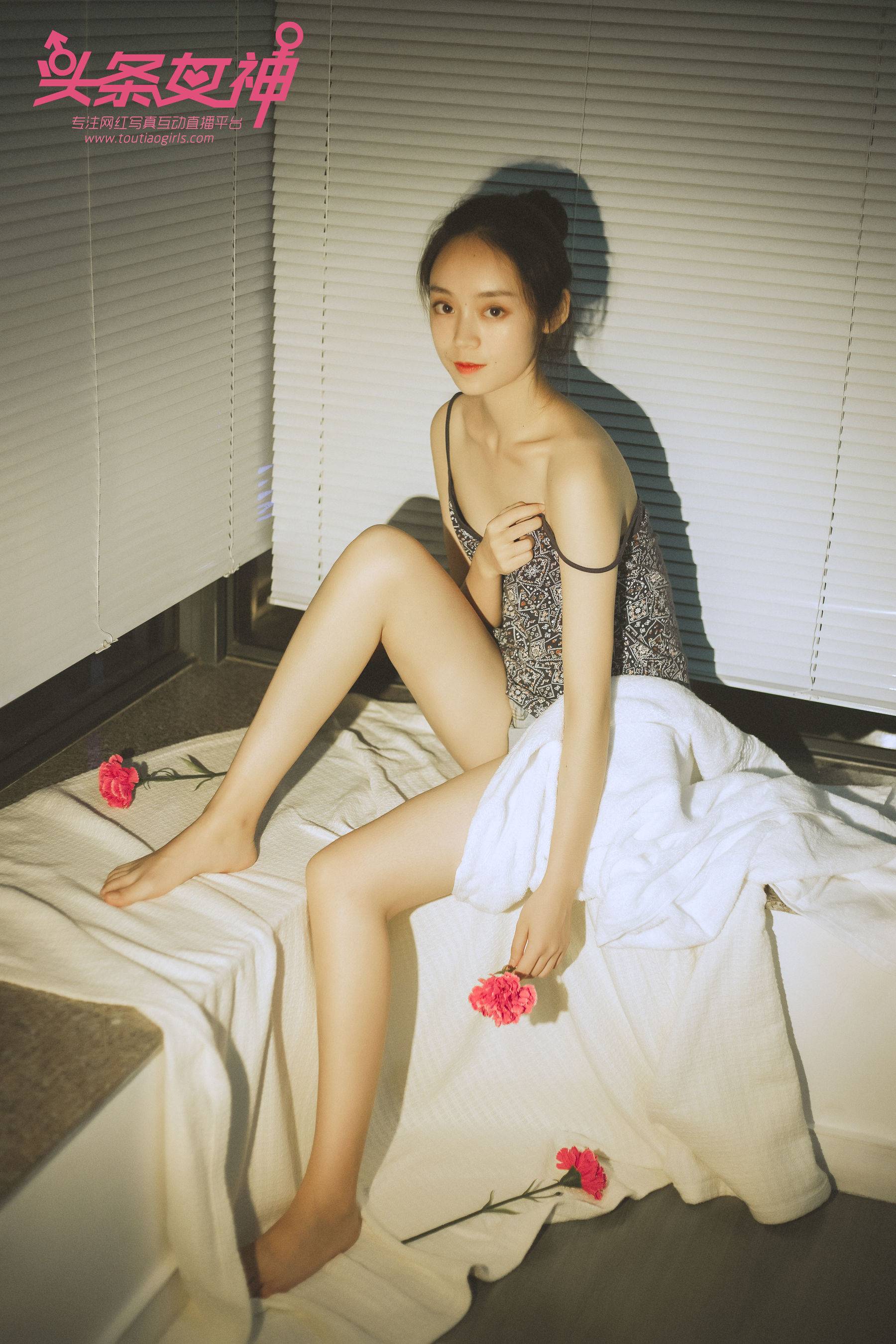 天使《天使之恋》 [头条女神TouTiao]Xiuren秀人写真高清美女套图写真下载-看套图看套图