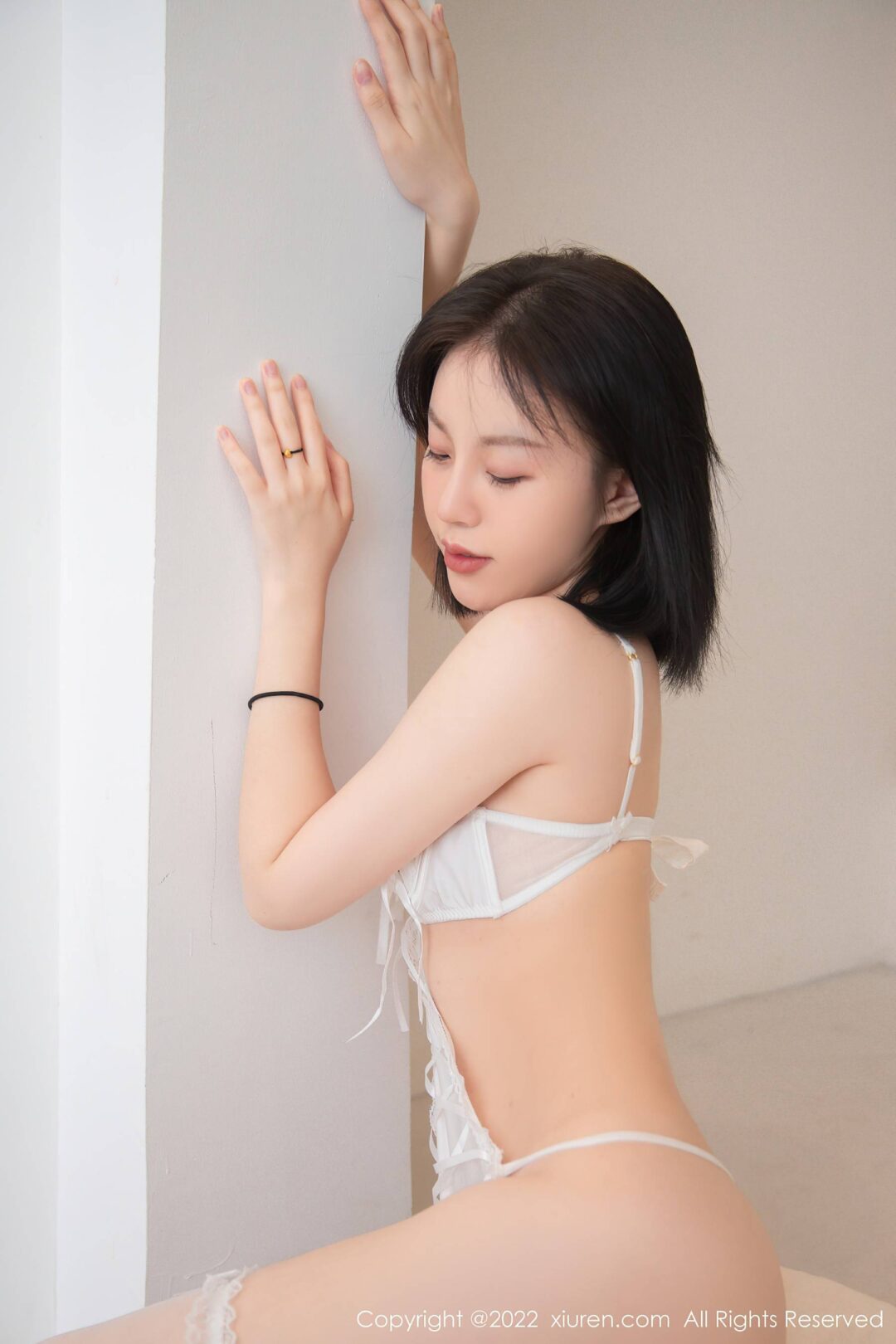 [XiuRen秀人网] No.4569 一颗甜蛋黄a 性感美腿Xiuren秀人写真高清美女套图写真下载-看套图看套图