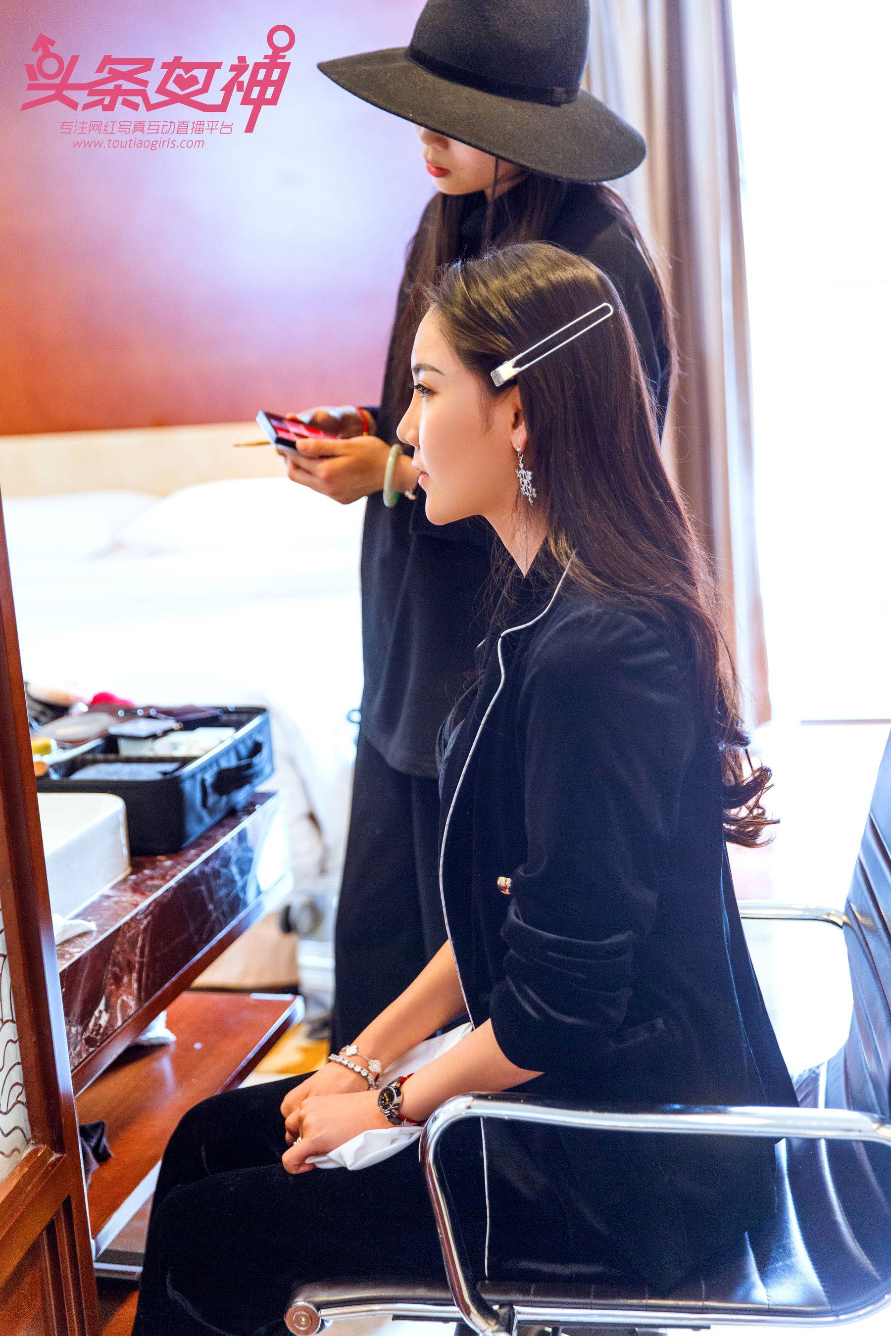 冯雪娇《女神厨娘》 [头条女神Toutiaogirls]Xiuren秀人写真高清美女套图写真下载-看套图看套图