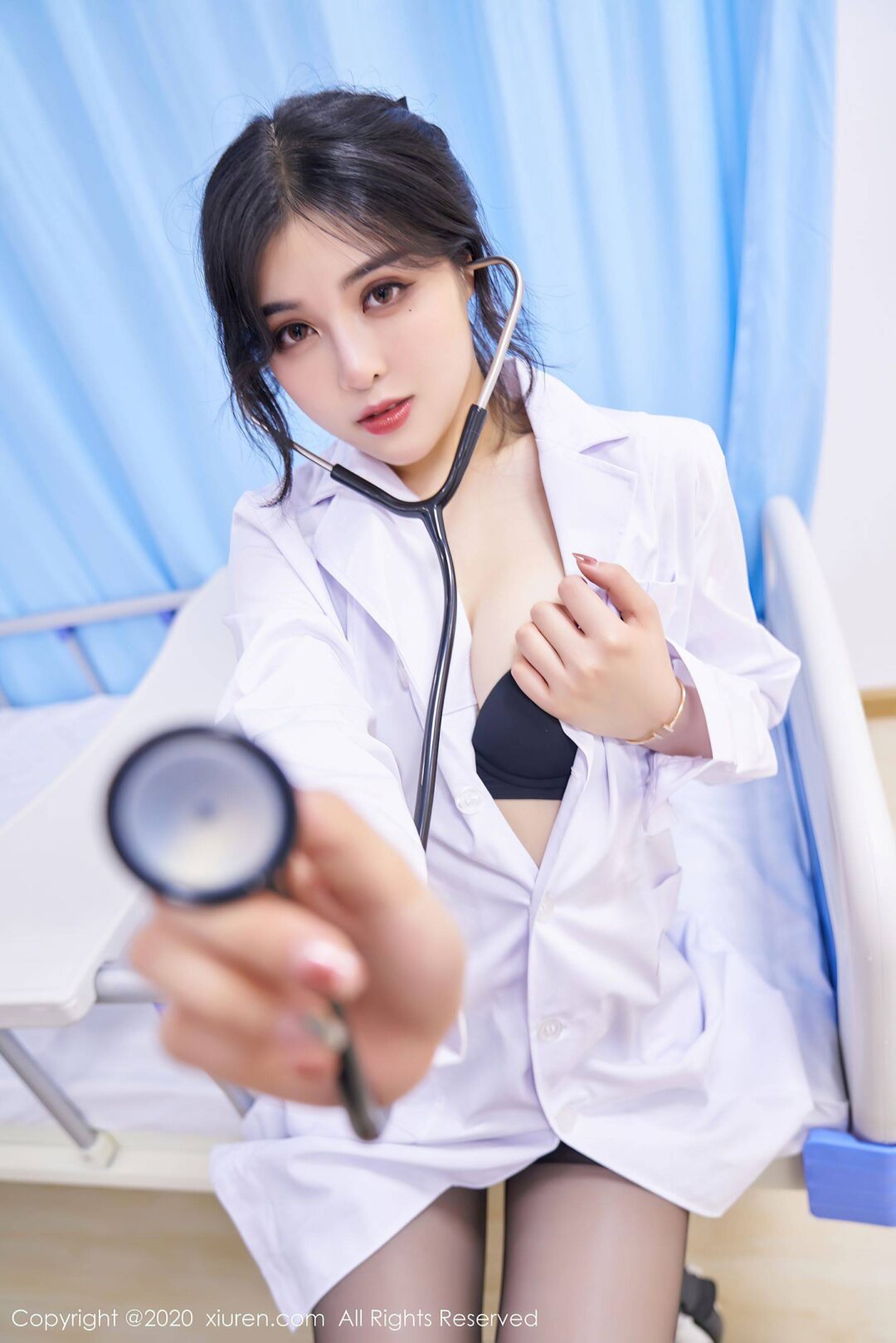 [秀人XIUREN] No.2925 韩静安Xiuren秀人写真高清美女套图写真下载-看套图看套图