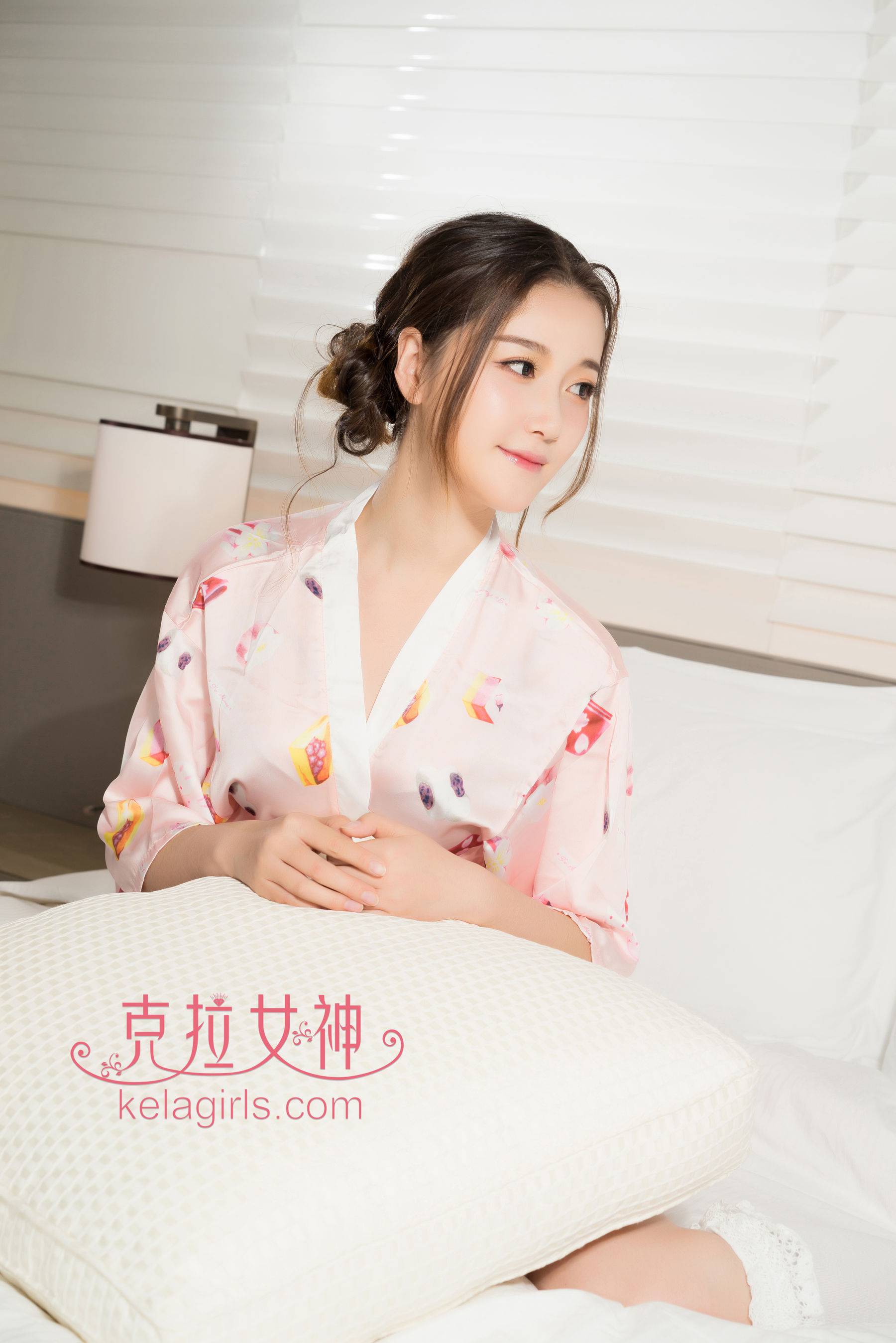 杨暖《面若桃花》[克拉女神Kelagirls]Xiuren秀人写真高清美女套图写真下载-看套图看套图