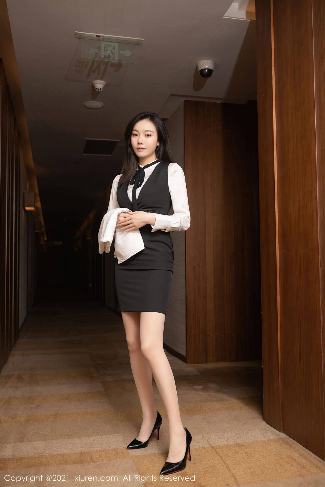 [秀人XIUREN] No.3042 安然MaleahXiuren秀人写真高清美女套图写真下载-看套图看套图