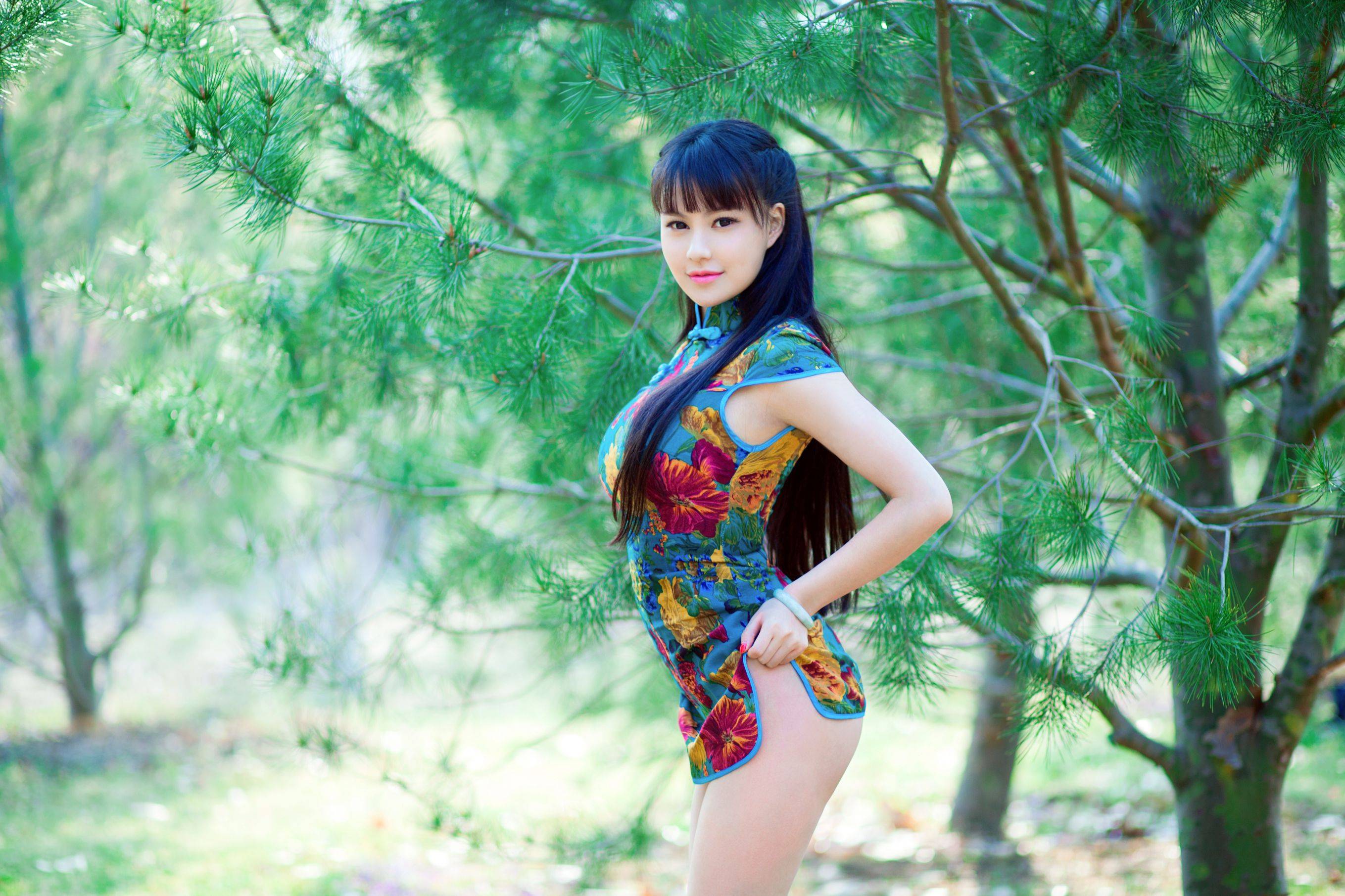 胡允儿《瓷致玉润、曲线迷人》 [推女郎TuiGirl] NO.054Xiuren秀人写真高清美女套图写真下载-看套图看套图