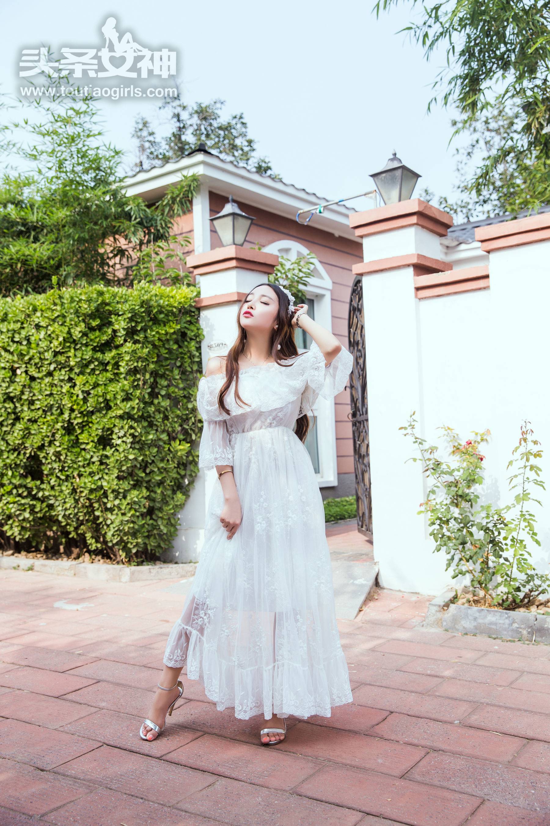 李梓熙《花花仙子》 [头条女神]Xiuren秀人写真高清美女套图写真下载-看套图看套图