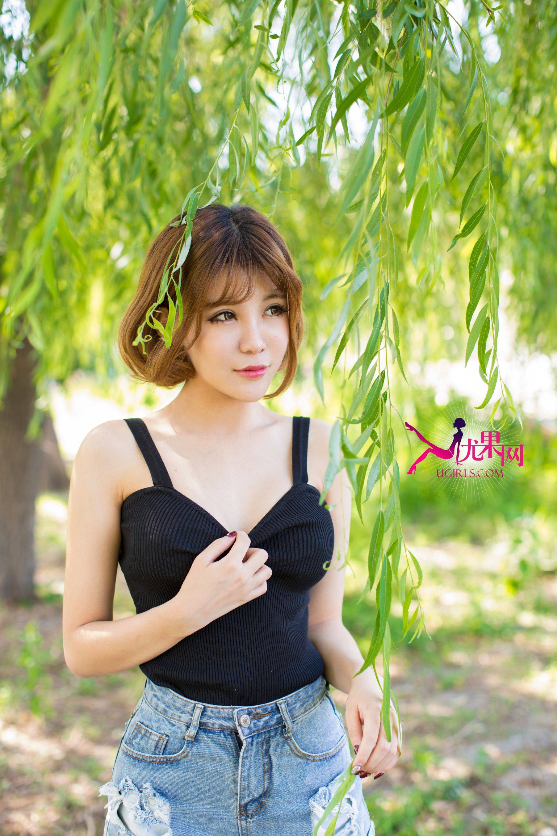 Alin《阳光边缘 明媚笑脸》 [尤果网Ugirls] U100Xiuren秀人写真高清美女套图写真下载-看套图看套图