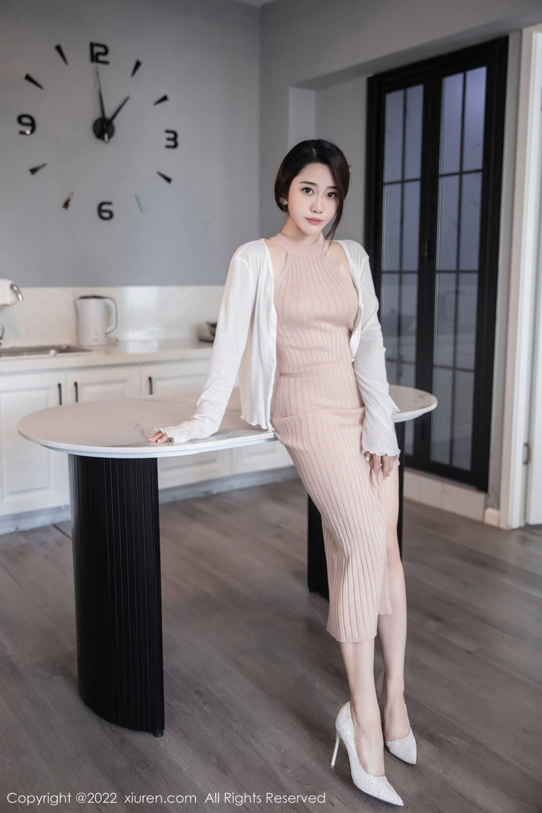 [XiuRen秀人网] No.6066 严利娅Yuliya 丰腴美臀Xiuren秀人写真高清美女套图写真下载-看套图看套图