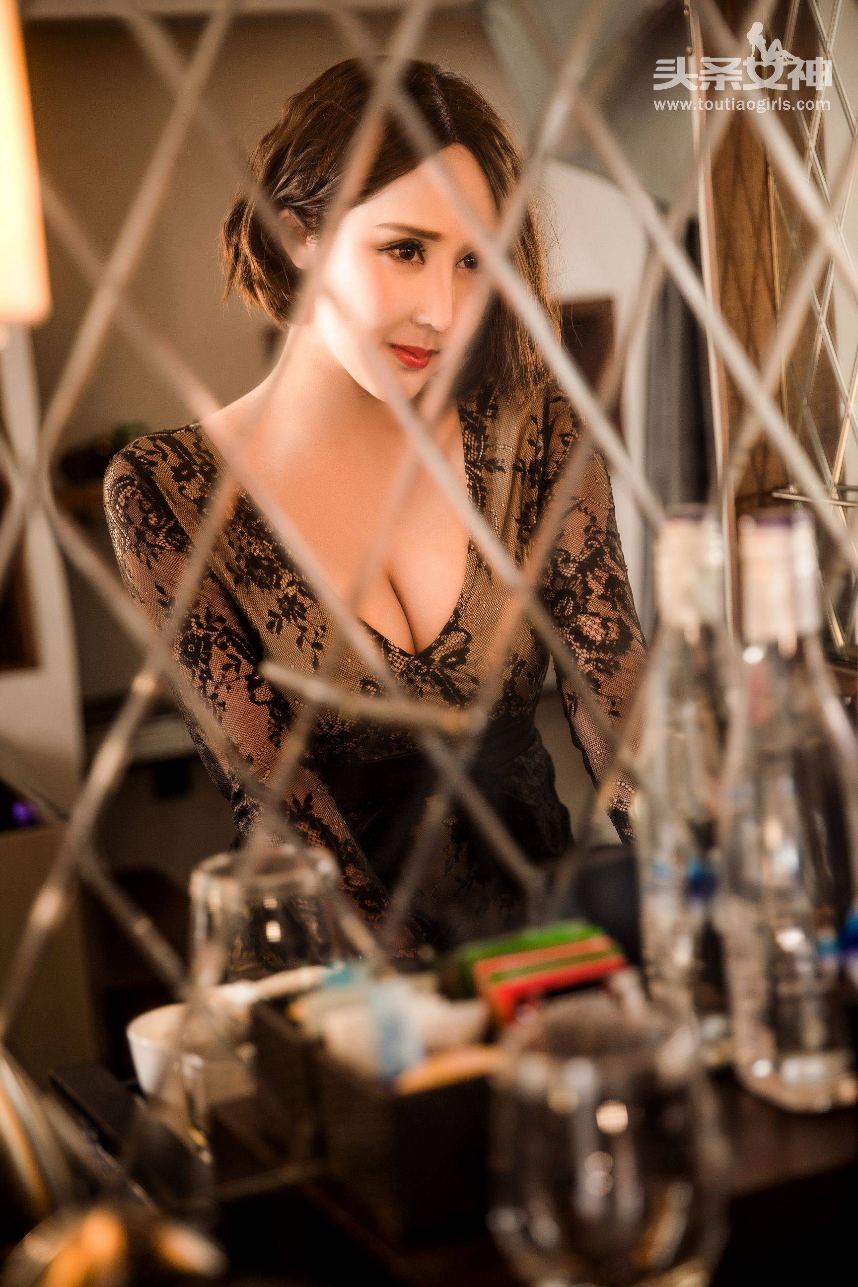 娜依灵儿《蜜臀物语 梨涡浅笑》 [头条女神] VIP专享Xiuren秀人写真高清美女套图写真下载-看套图看套图