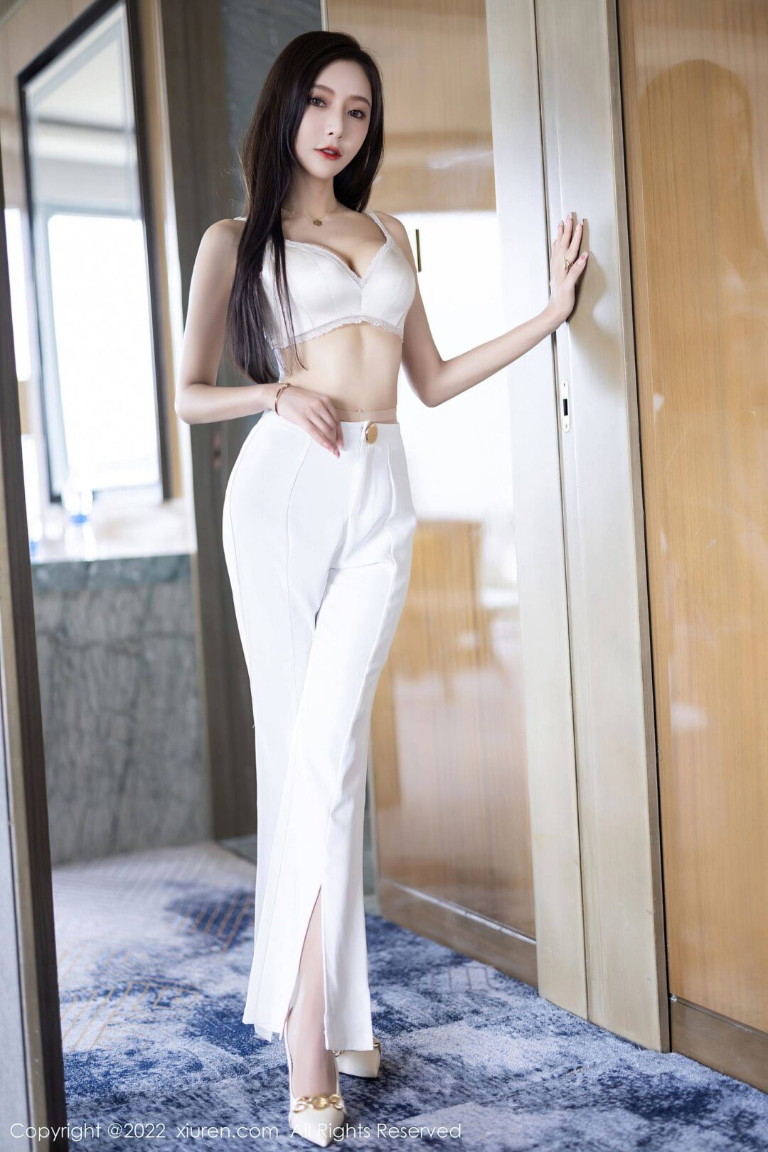 [XiuRen秀人网] No.5790 王馨瑶yanni 靓丽清爽Xiuren秀人写真高清美女套图写真下载-看套图看套图