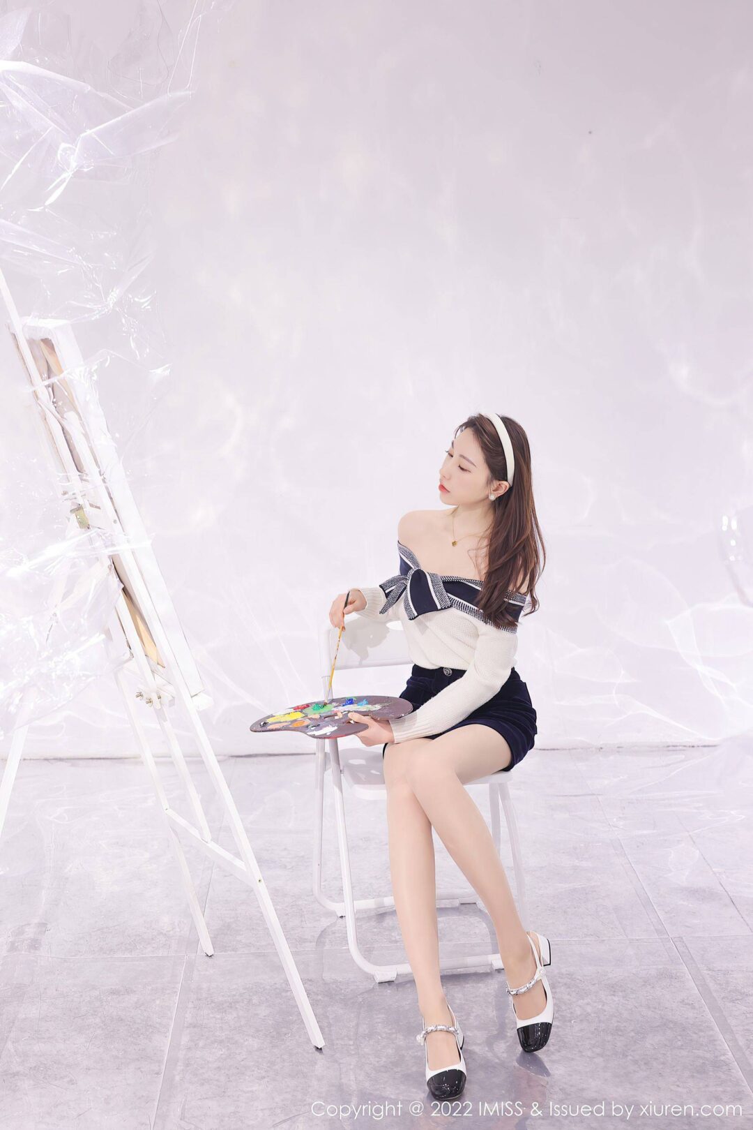 [IMISS爱蜜社] VOL.704 Lynn刘奕宁 短裙美腿Xiuren秀人写真高清美女套图写真下载-看套图看套图