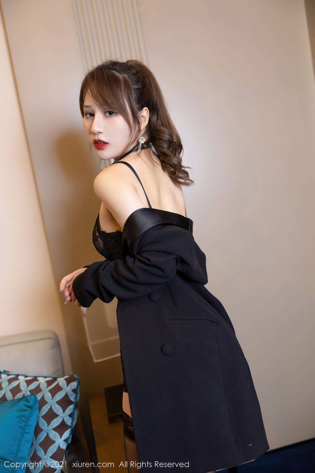 [秀人XiuRen] No.4017 张欣欣Xiuren秀人写真高清美女套图写真下载-看套图看套图