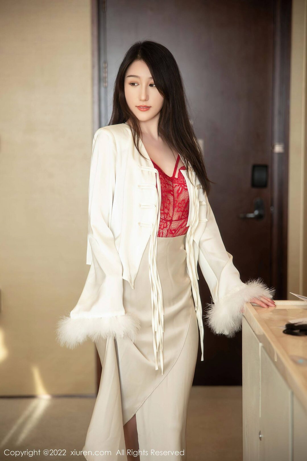 [XiuRen秀人网] No.5734 薇薇酱Xiuren秀人写真高清美女套图写真下载-看套图看套图