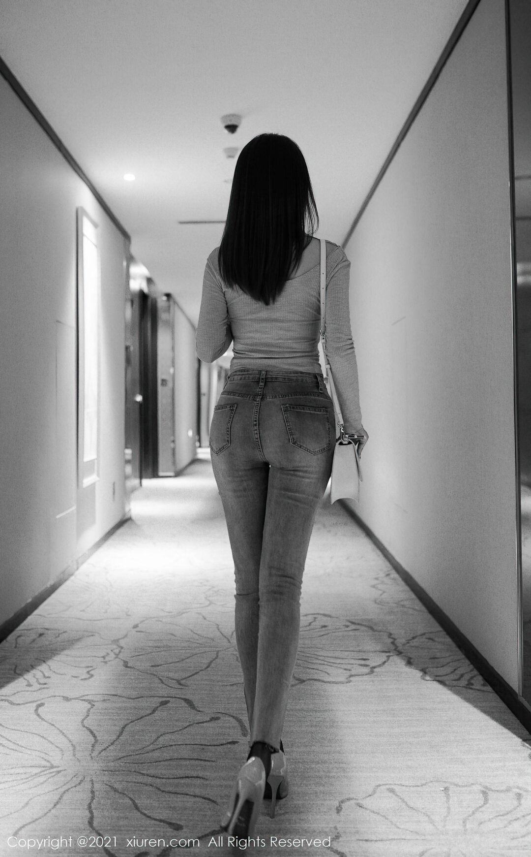 [秀人XIUREN] No.3053 周慕汐babyXiuren秀人写真高清美女套图写真下载-看套图看套图