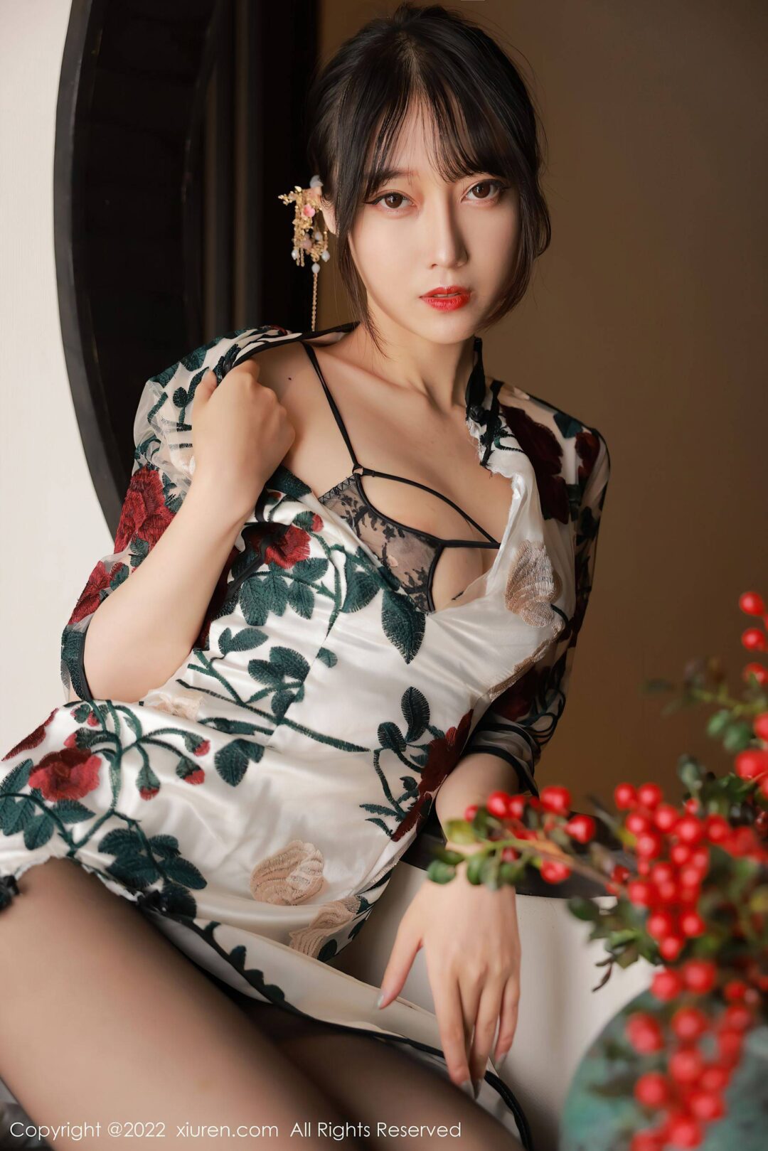 [XiuRen秀人网] No.5199 玥儿玥erXiuren秀人写真高清美女套图写真下载-看套图看套图