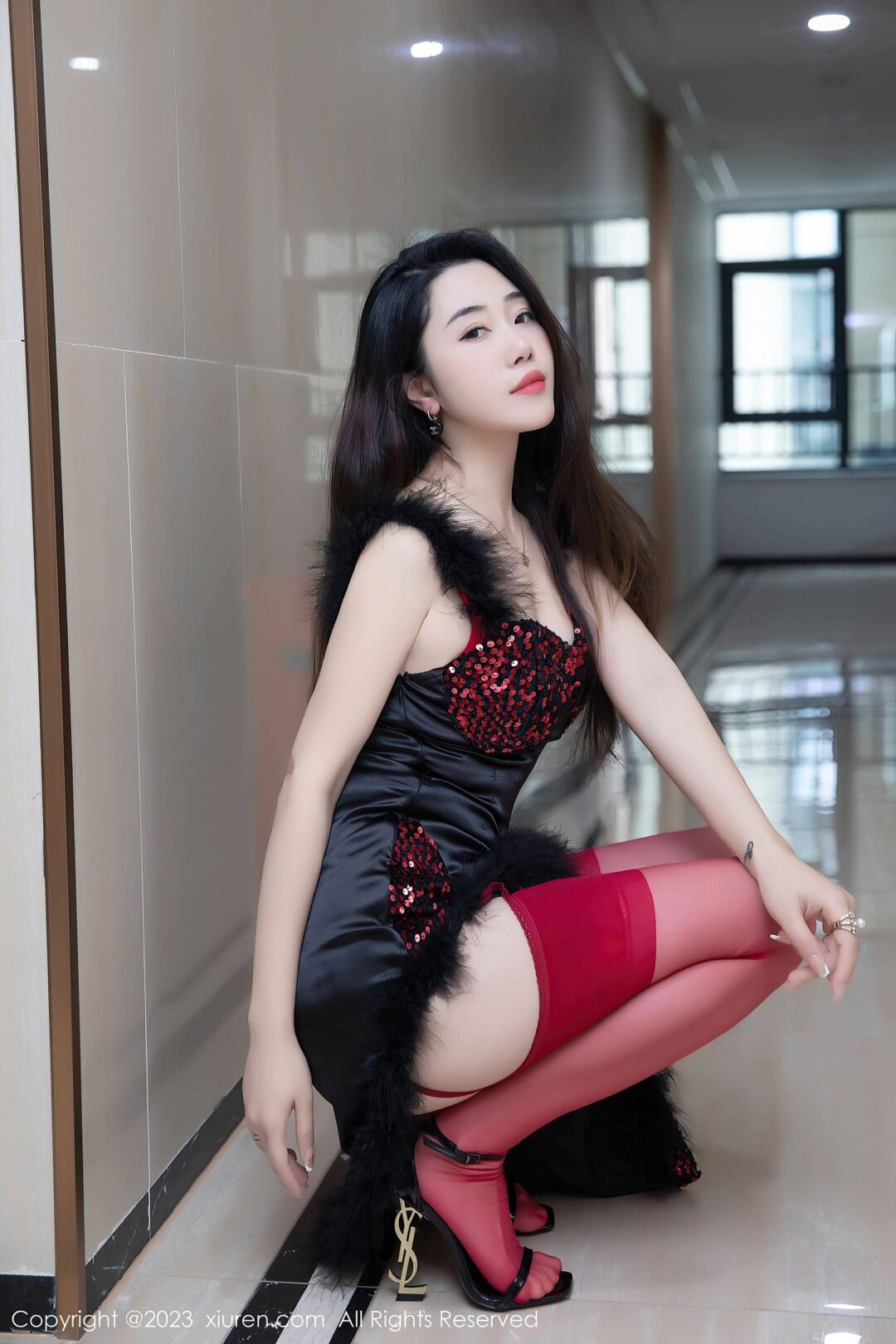 [XiuRen秀人网] No.6587 严利娅Yuliya 丝袜美腿Xiuren秀人写真高清美女套图写真下载-看套图看套图