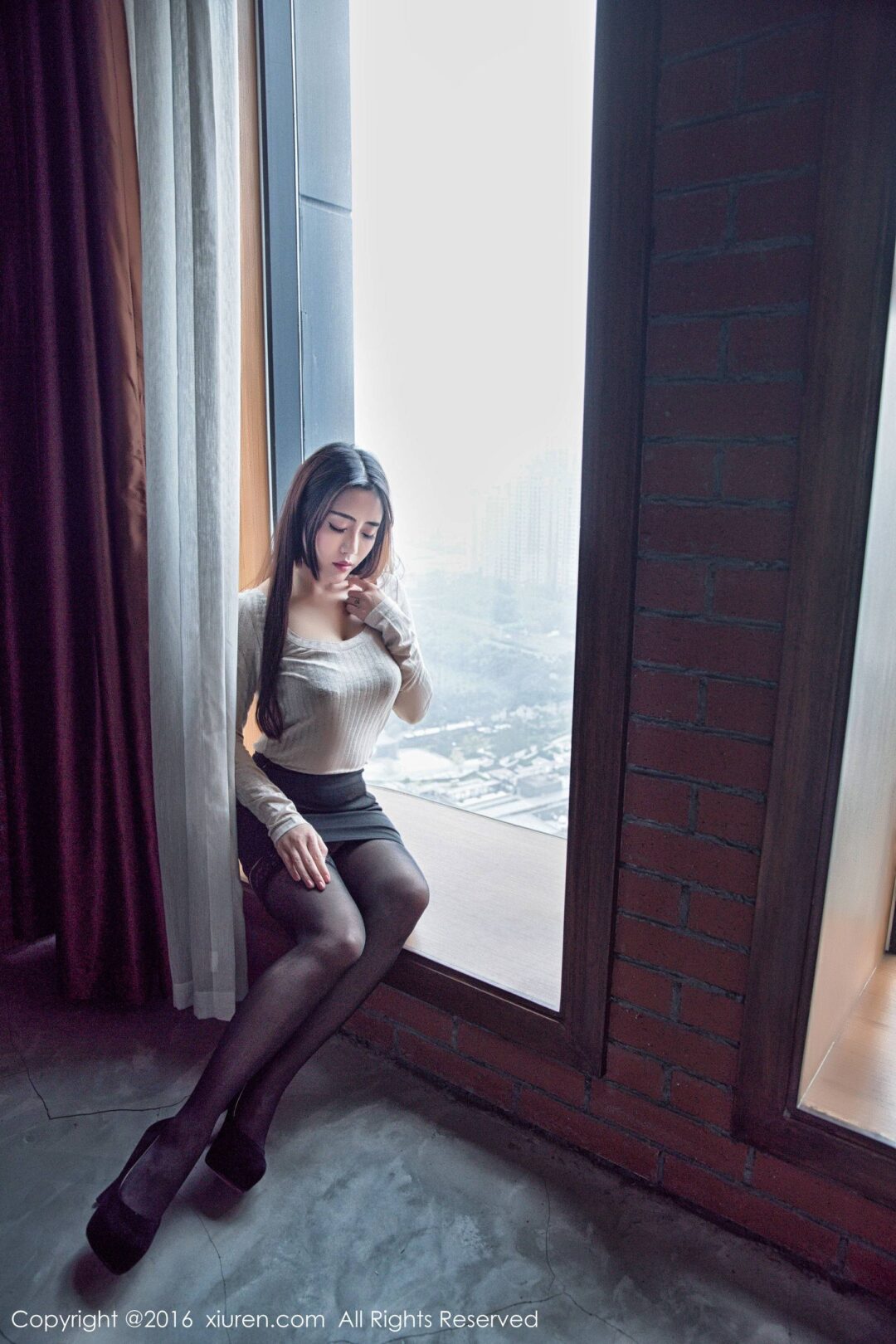 兜豆靓Youlina《黑丝制服束缚》 [秀人网XIUREN] No.733Xiuren秀人写真高清美女套图写真下载-看套图看套图