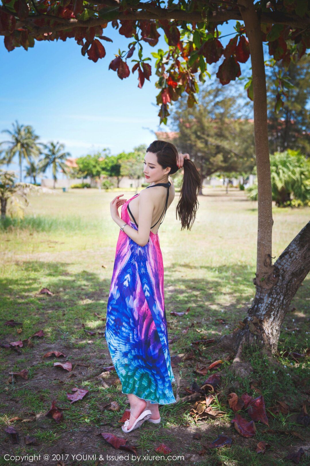 土肥圆矮挫穷《沙滩比基尼+韵味长裙》 [尤蜜荟YouMi] Vol.029Xiuren秀人写真高清美女套图写真下载-看套图看套图