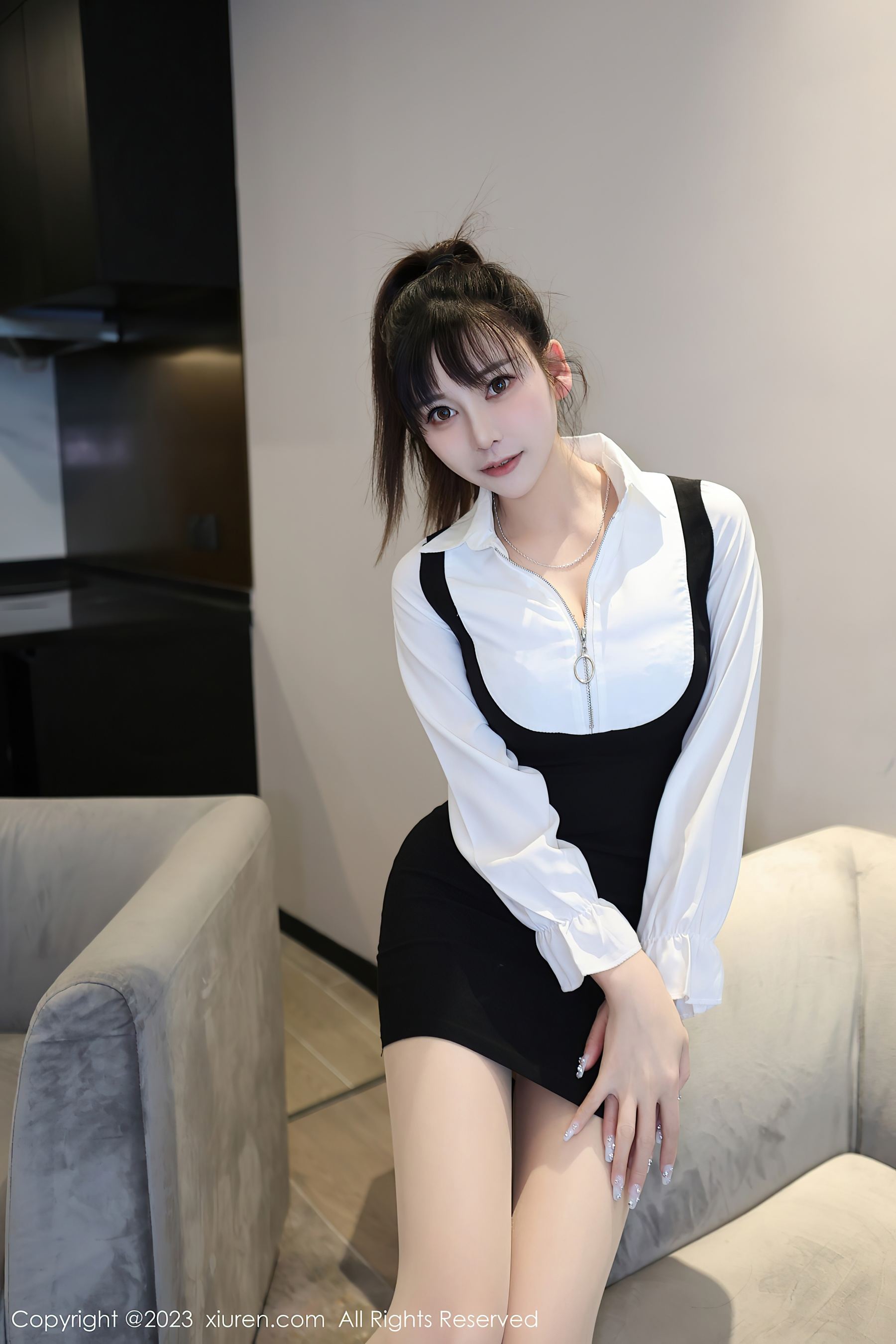 [XiuRen秀人网] No.6700 夏希 新人美腿Xiuren秀人写真高清美女套图写真下载-看套图看套图