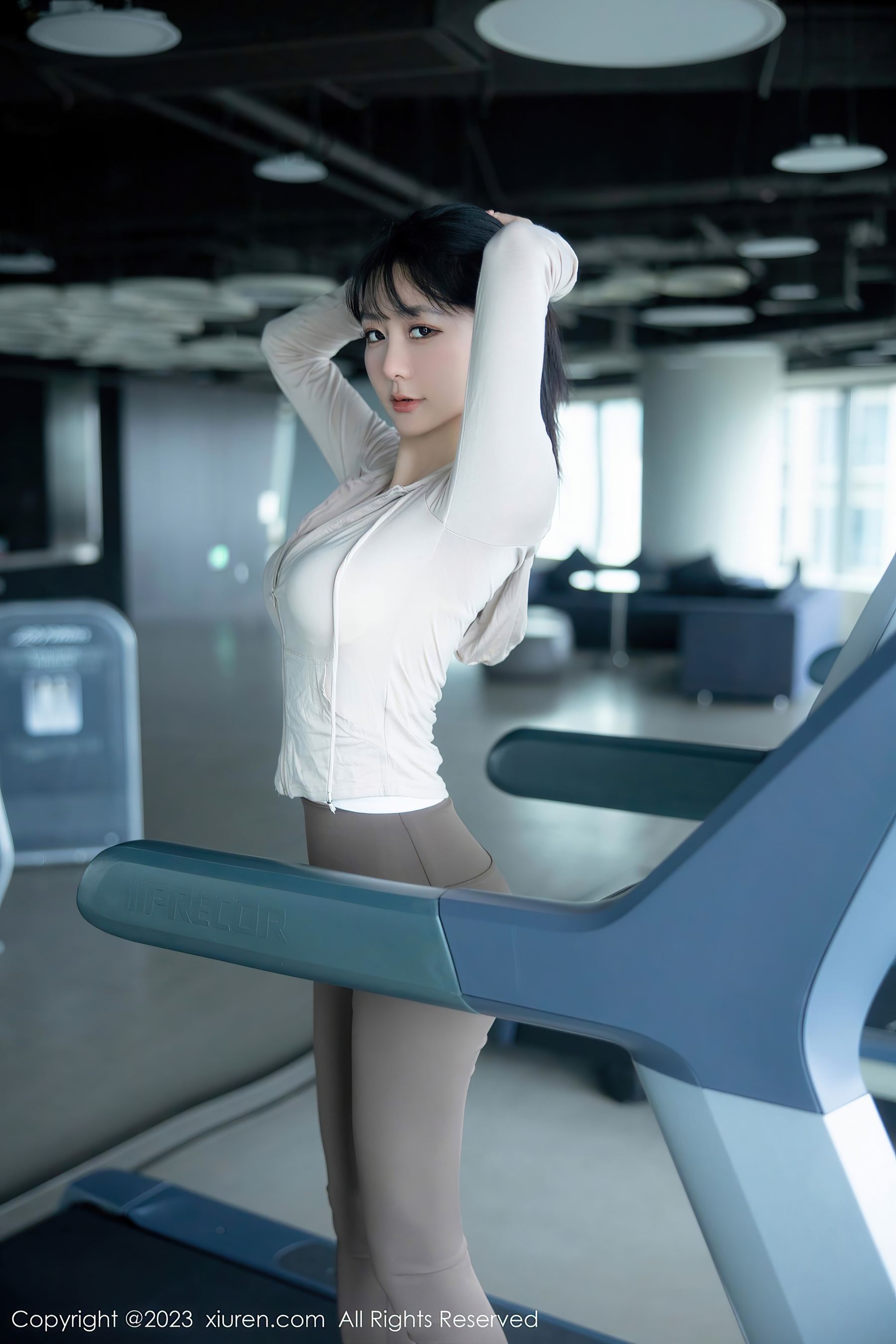 [XiuRen秀人网] No.6683 幼幼 健身美腿Xiuren秀人写真高清美女套图写真下载-看套图看套图