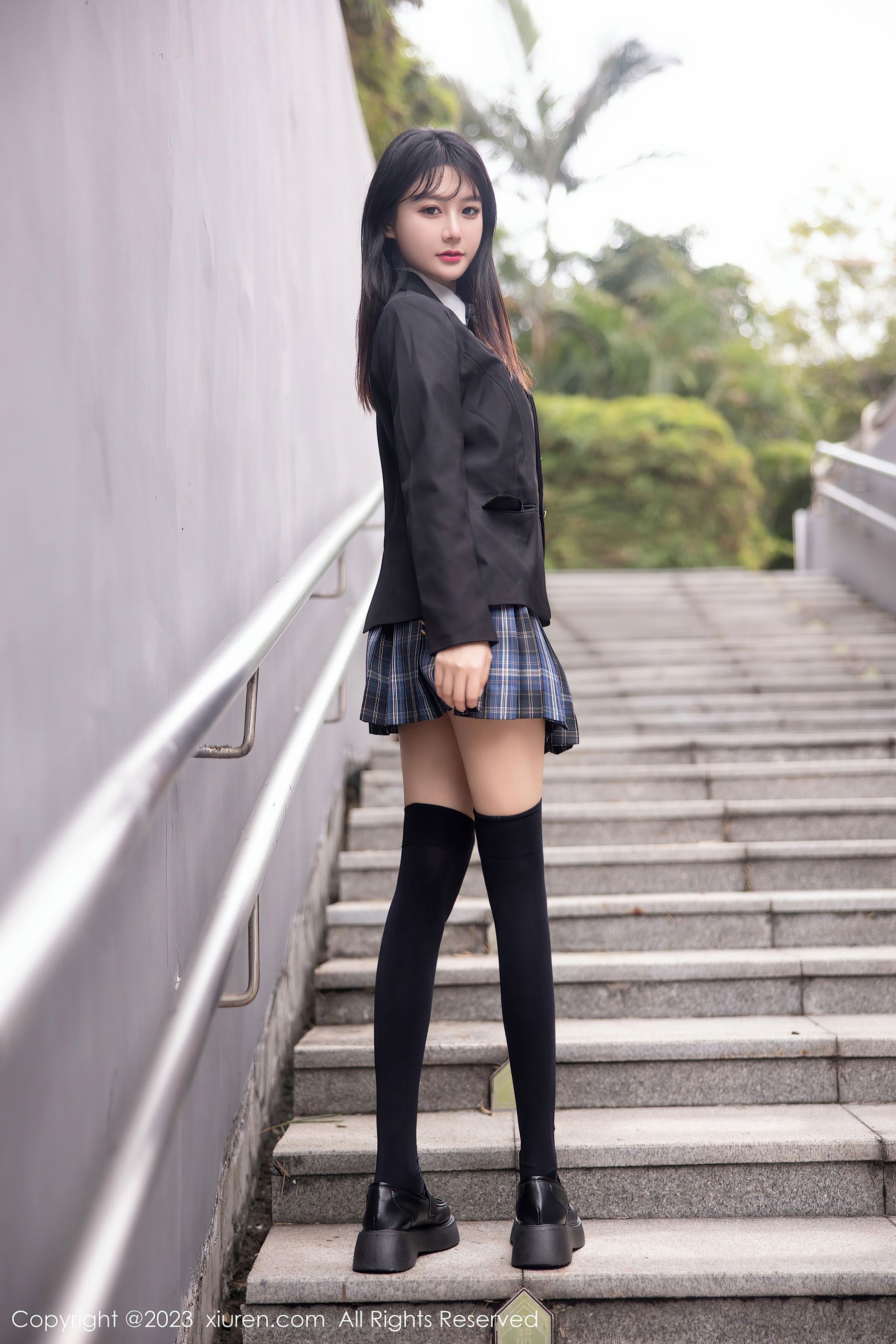 [XiuRen秀人网] No.6662 幼幼 制服美腿Xiuren秀人写真高清美女套图写真下载-看套图看套图