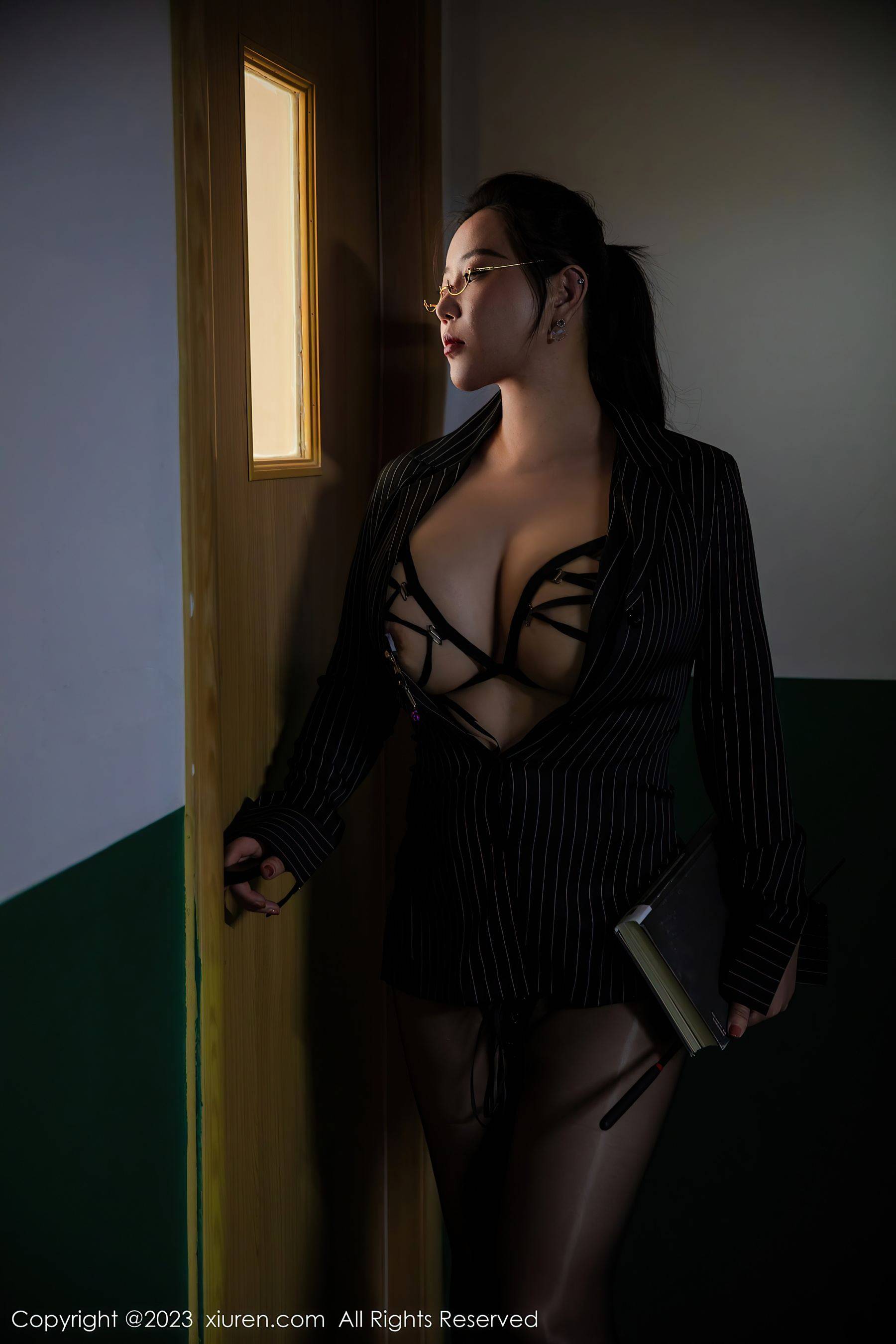 [XiuRen秀人网] No.6823 王婉悠Queen 丰腴美臀Xiuren秀人写真高清美女套图写真下载-看套图看套图