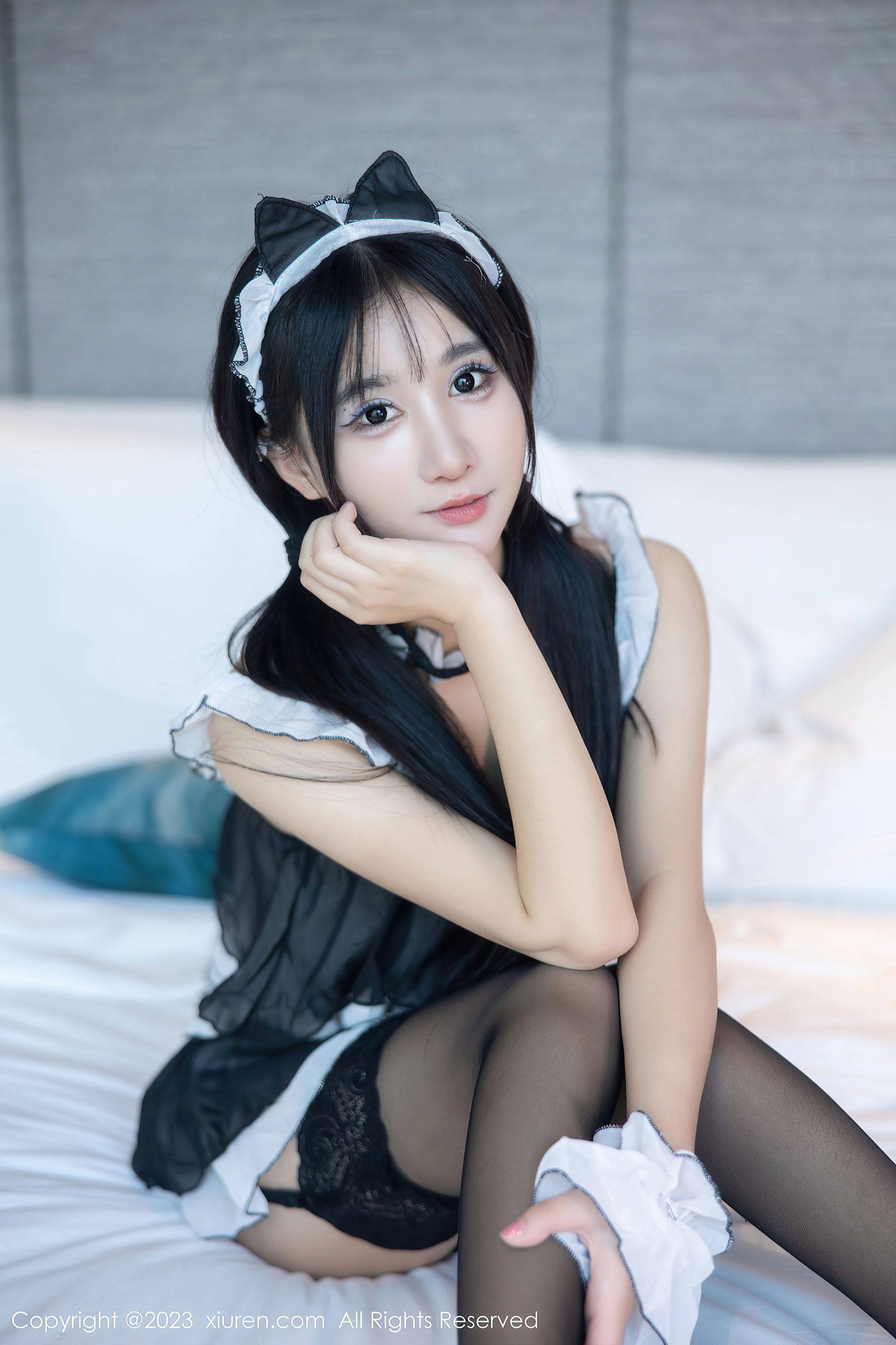 [XiuRen秀人网] No.6795 小果冻儿 黑丝美腿Xiuren秀人写真高清美女套图写真下载-看套图看套图