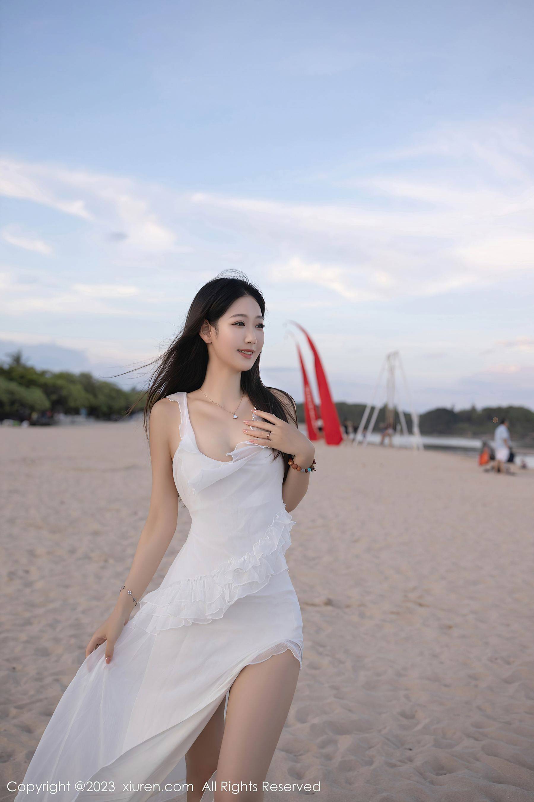 [XiuRen秀人网] No.6976 唐安琪 沙滩美腿Xiuren秀人写真高清美女套图写真下载-看套图看套图