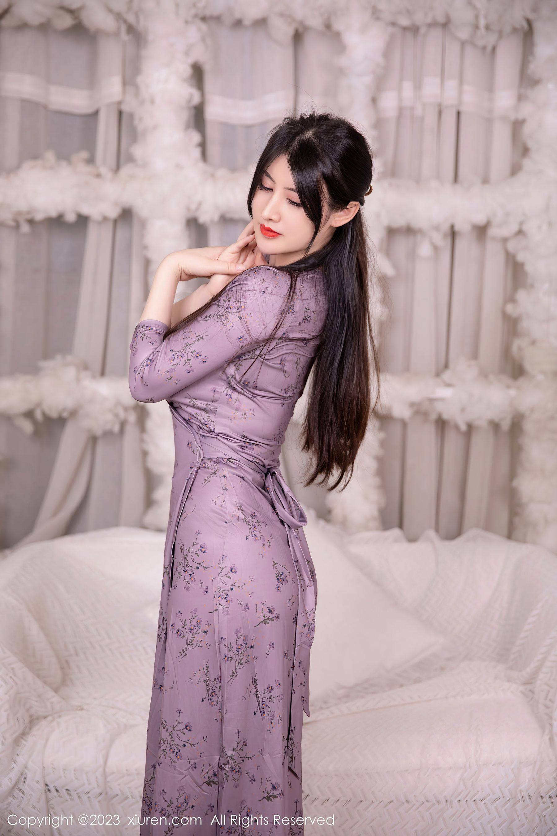 [XiuRen秀人网] No.7126 诗诗kiki 长裙美腿Xiuren秀人写真高清美女套图写真下载-看套图看套图