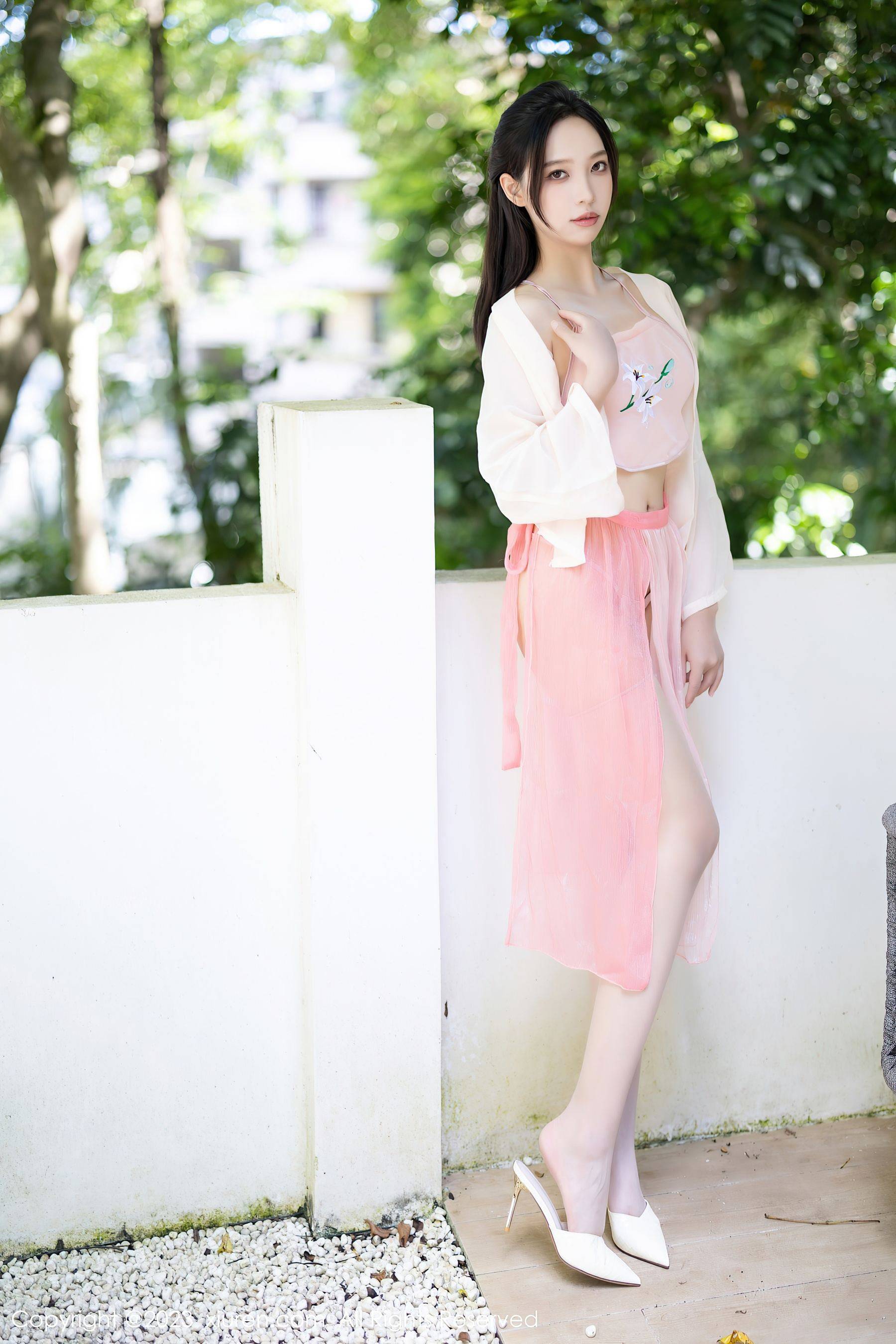 [XiuRen秀人网] No.7139 郑颖姗Bev 美腿旗袍Xiuren秀人写真高清美女套图写真下载-看套图看套图