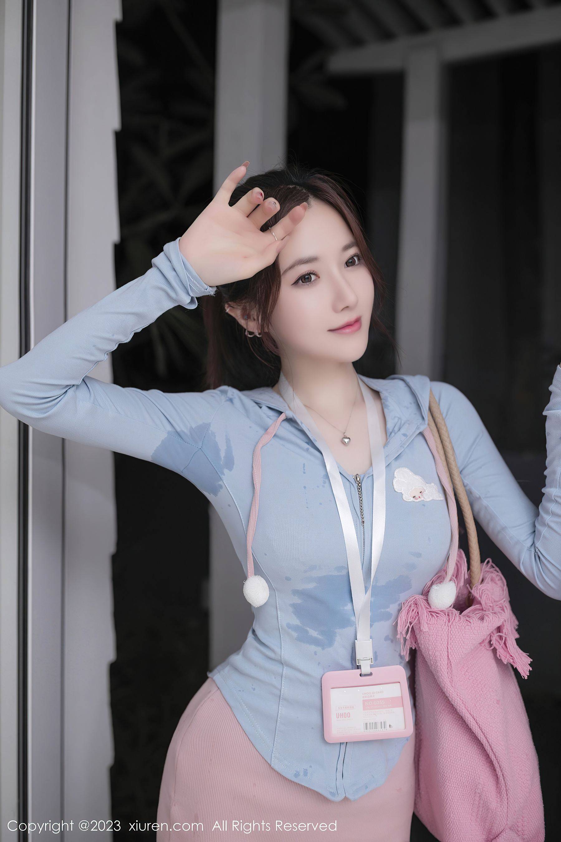 [XiuRen秀人网] No.7120 鱼子酱Fish 短裙美腿Xiuren秀人写真高清美女套图写真下载-看套图看套图