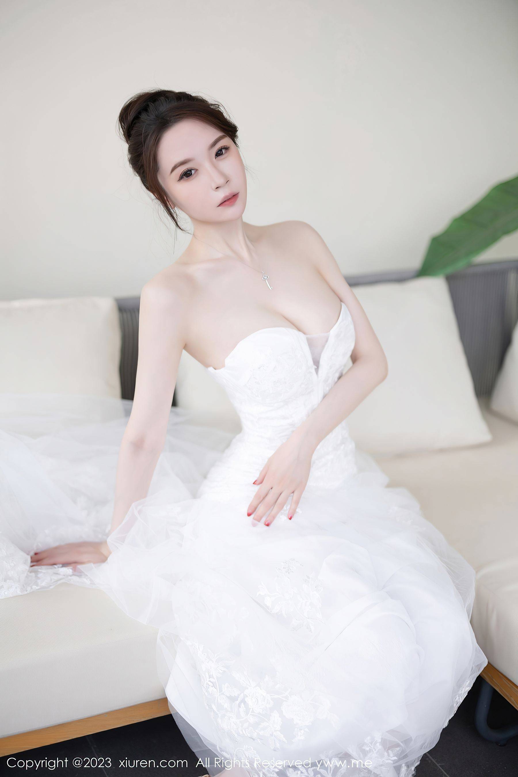 [XiuRen秀人网] No.7310 梦心玥 婚纱美腿Xiuren秀人写真高清美女套图写真下载-看套图看套图