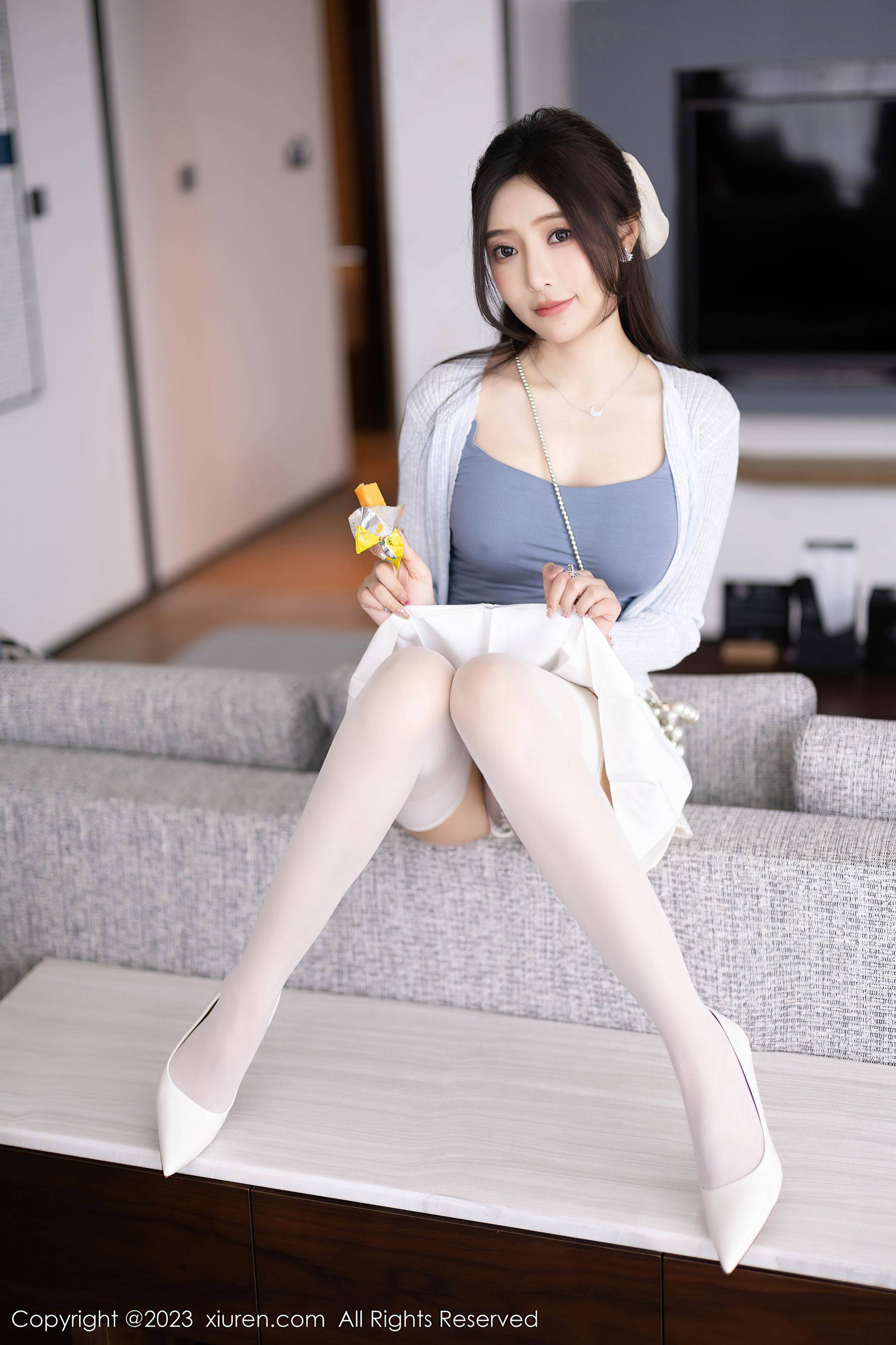 [XiuRen秀人网] No.7515 王馨瑶yanni 丝袜美腿Xiuren秀人写真高清美女套图写真下载-看套图看套图