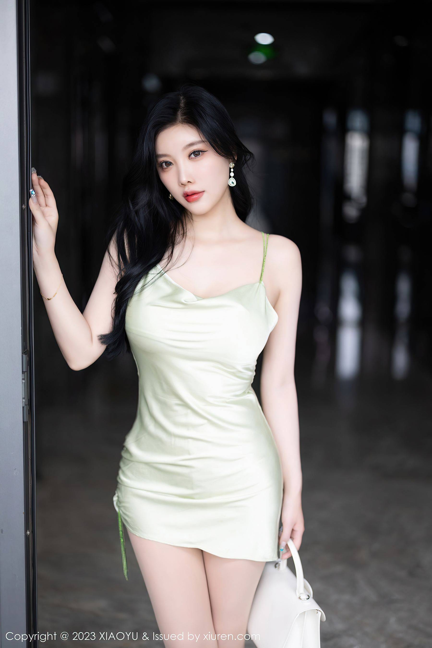 [XIAOYU语画界] VOL.1143 杨晨晨Yome 丰腴美臀Xiuren秀人写真高清美女套图写真下载-看套图看套图