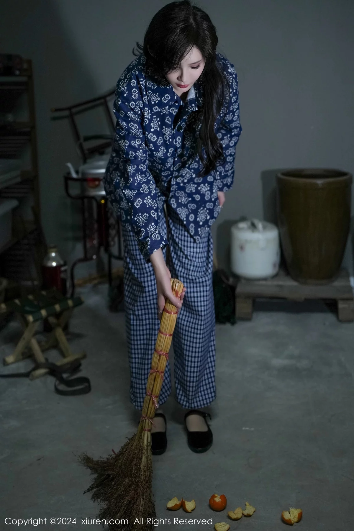 [XiuRen秀人网]No.7915_女神Carol周妍希宿舍拍摄私房床上超薄肉丝秀翘臀美腿诱惑写真86PXiuren秀人写真高清美女套图写真下载-看套图看套图