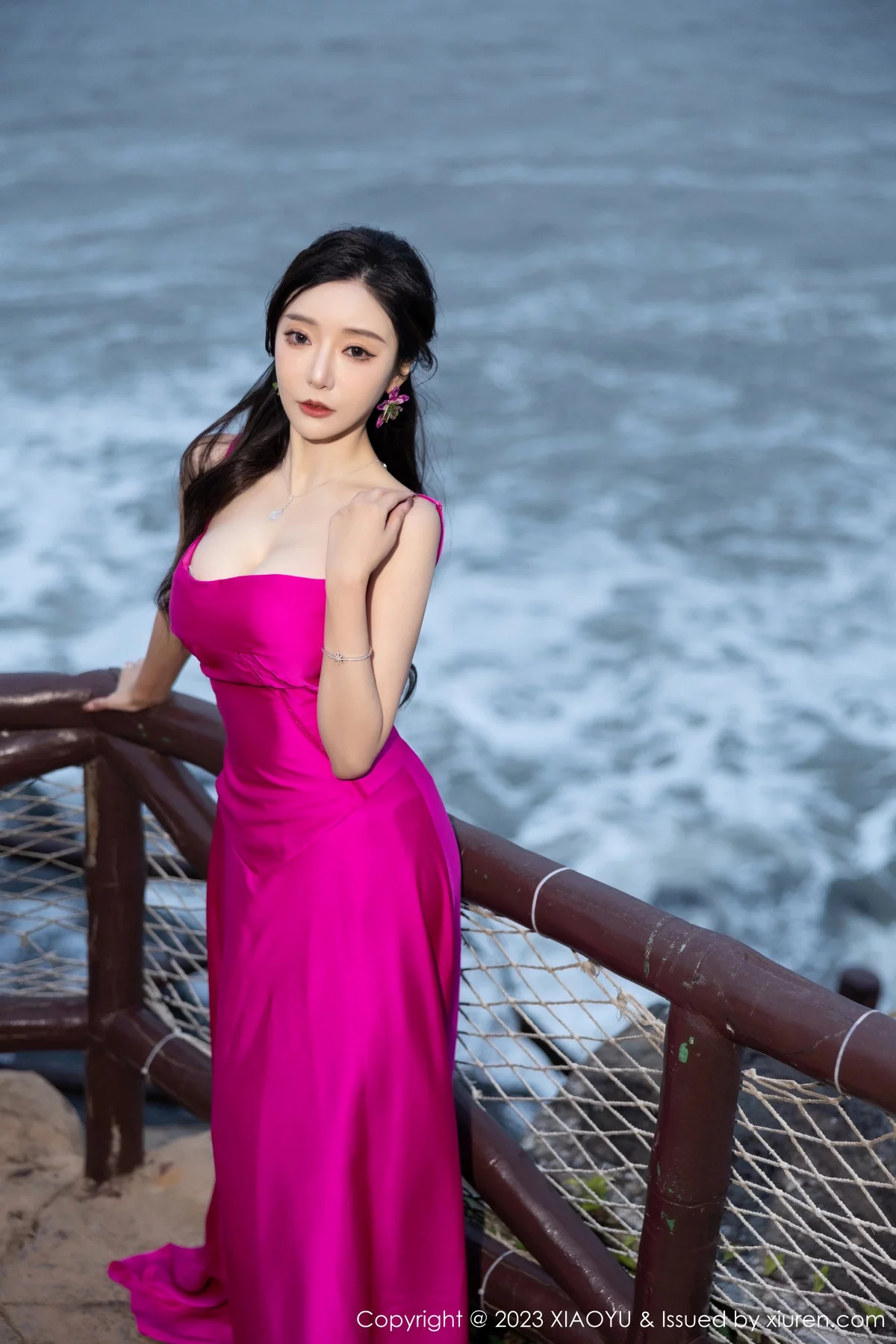 [XiaoYu画语界]Vol.1174_女神王馨瑶yanni红色吊带连衣长裙+黑色蕾丝情趣服迷人诱惑写真84PXiuren秀人写真高清美女套图写真下载-看套图看套图