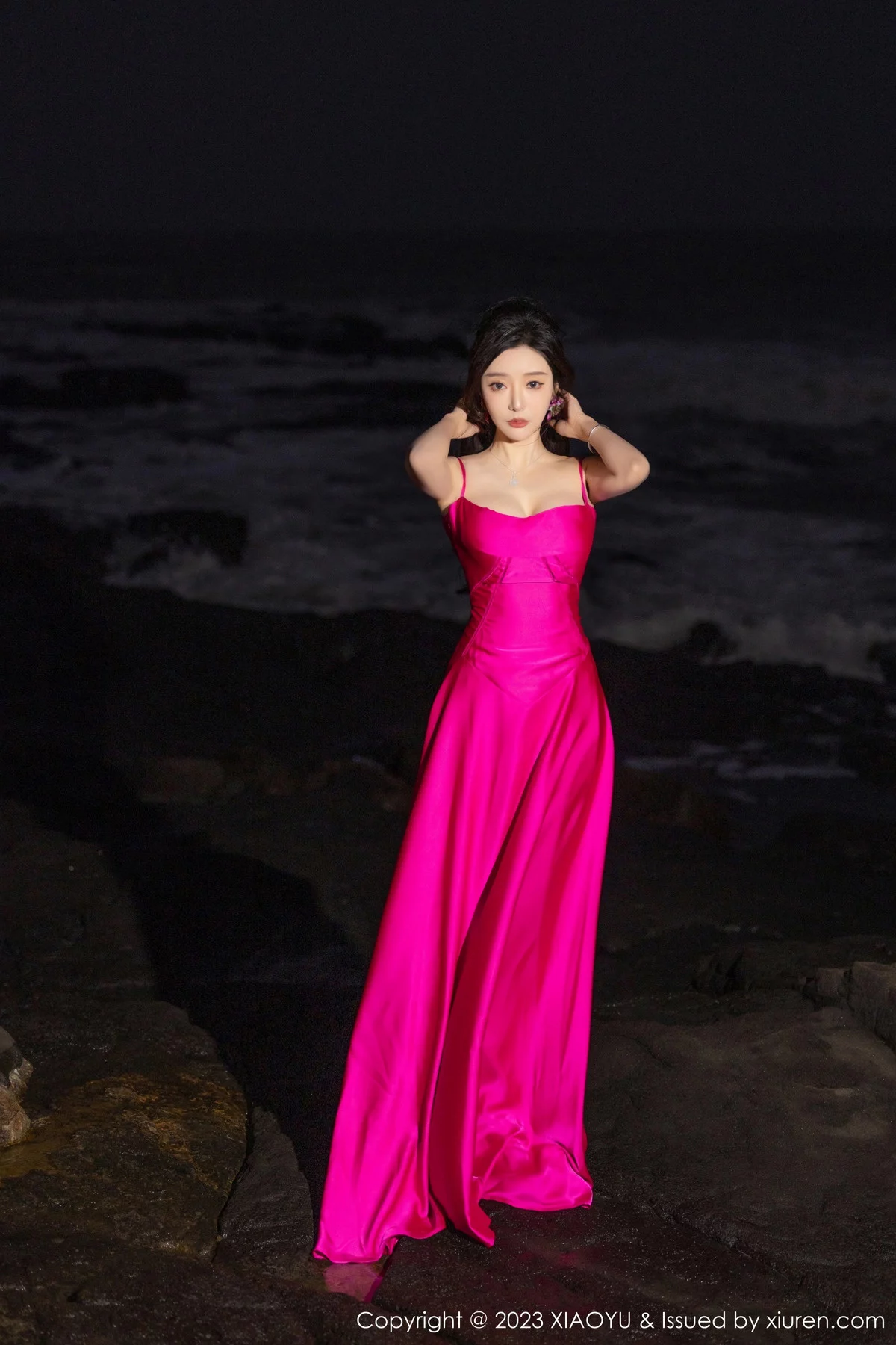 [XiaoYu画语界]Vol.1174_女神王馨瑶yanni红色吊带连衣长裙+黑色蕾丝情趣服迷人诱惑写真84PXiuren秀人写真高清美女套图写真下载-看套图看套图