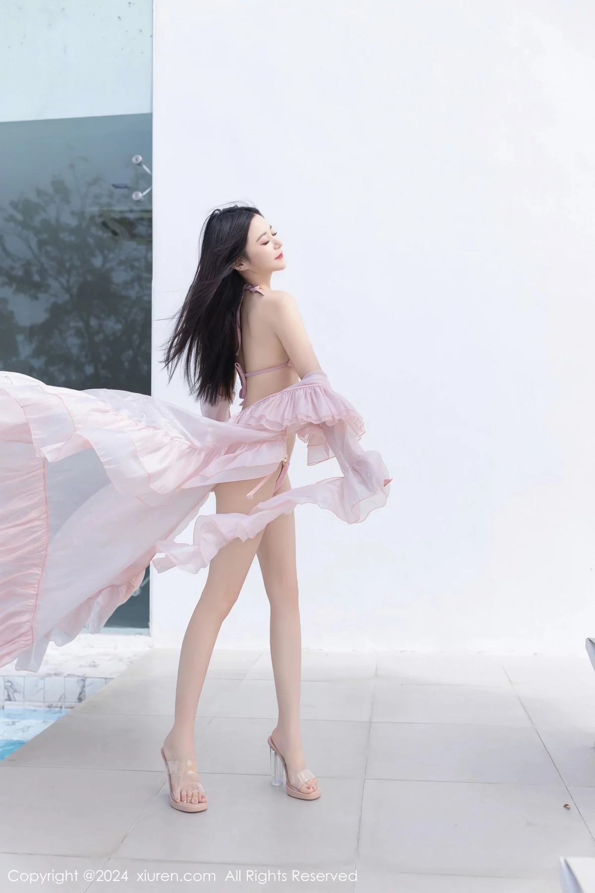 [XiuRen秀人网]No.7920_模特鱼子酱Fish泳池边性感粉色比基尼服饰秀曼妙身姿诱惑写真81PXiuren秀人写真高清美女套图写真下载-看套图看套图