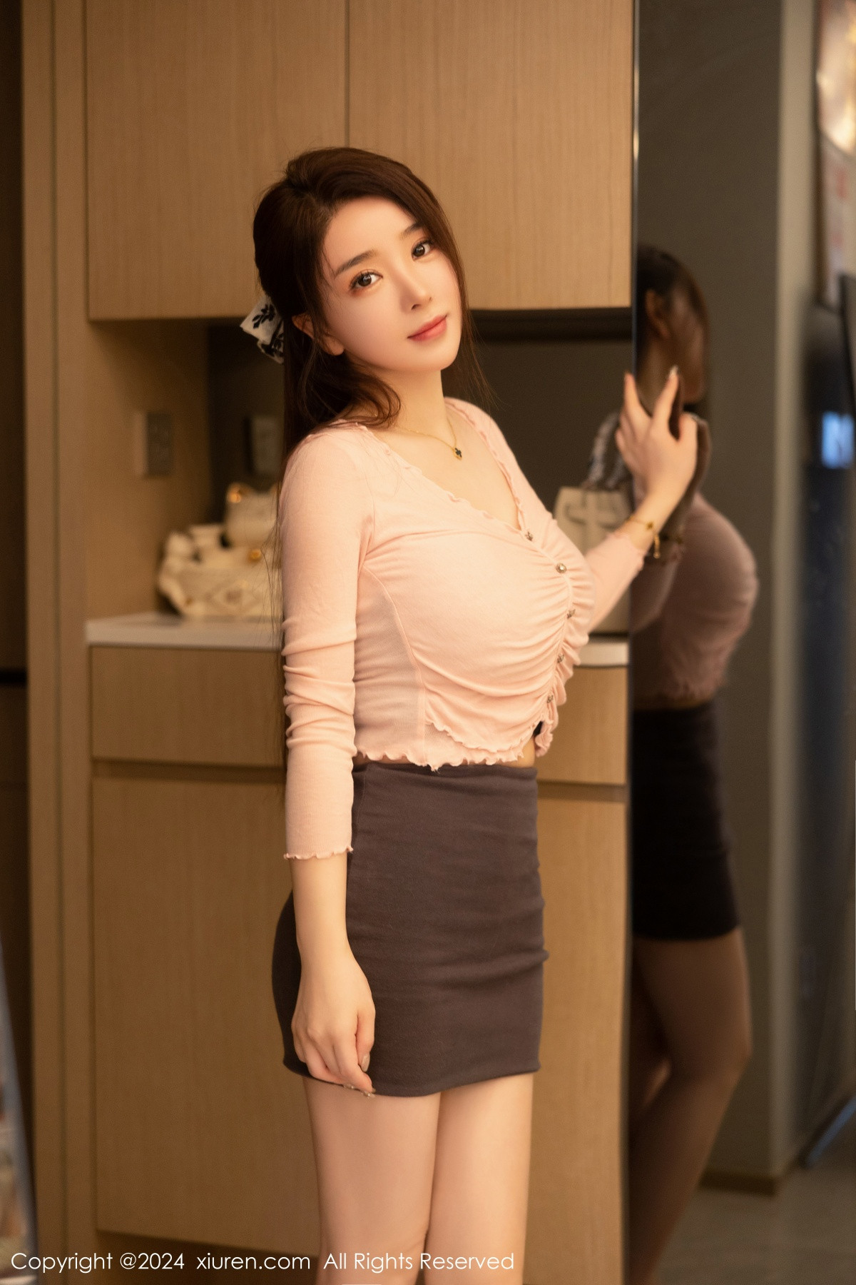 [XiuRen秀人网]No.7974_模特雨儿酱eve性感黑色内衣配超薄无内肉丝秀丰腴身材诱惑写真89PXiuren秀人写真高清美女套图写真下载-看套图看套图