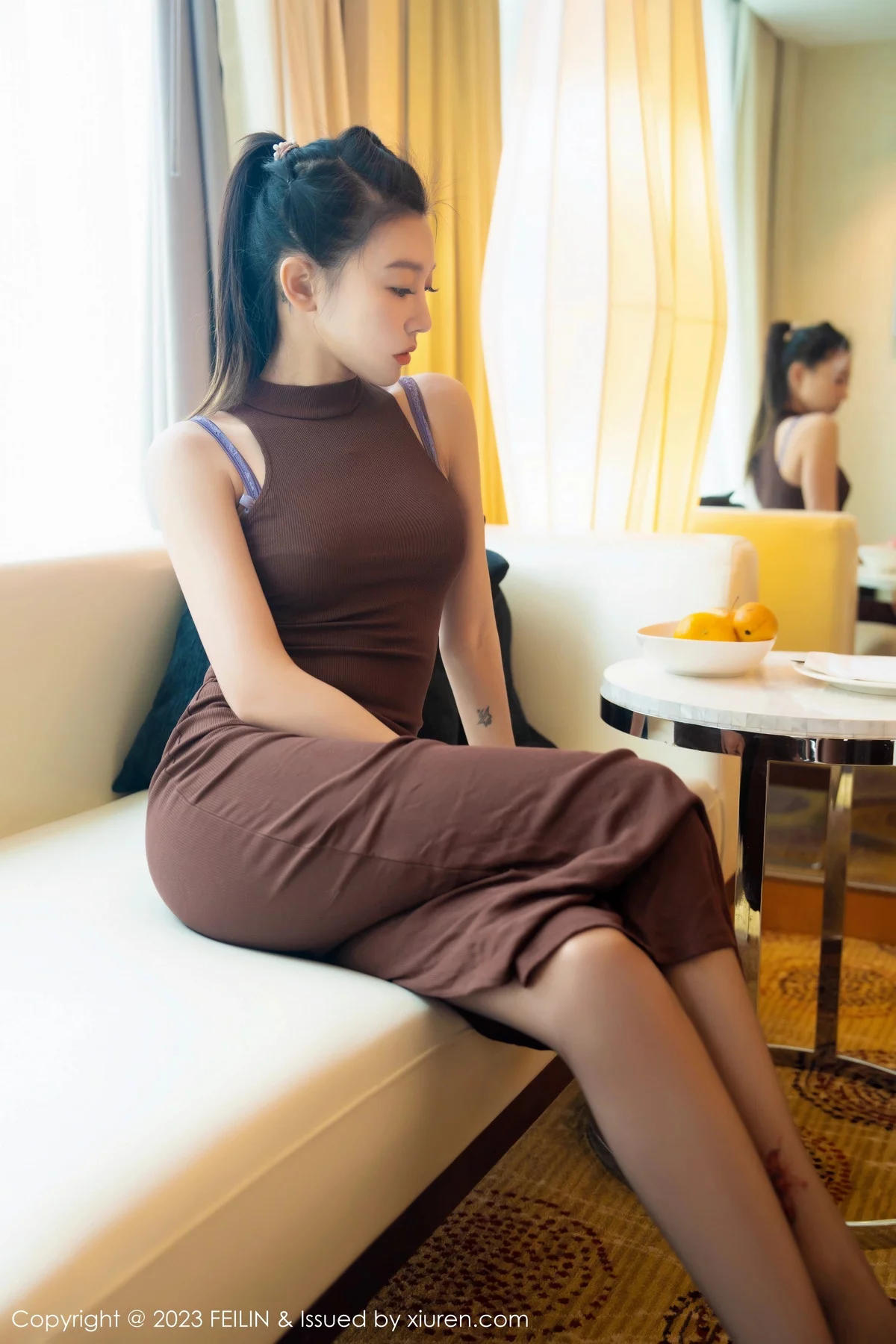 [FeiLin嗲囡囡]VOL.471_女神冯木木LRIS咖啡色连衣长裙露紫粉色蕾丝内衣迷人诱惑写真71PXiuren秀人写真高清美女套图写真下载-看套图看套图