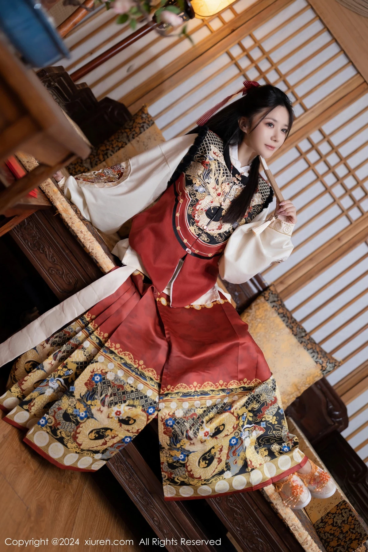 [XiuRen秀人网]No.8095_模特鱼子酱Fish贺新春主题红色服饰露红布兜秀曼妙身姿诱惑写真80PXiuren秀人写真高清美女套图写真下载-看套图看套图